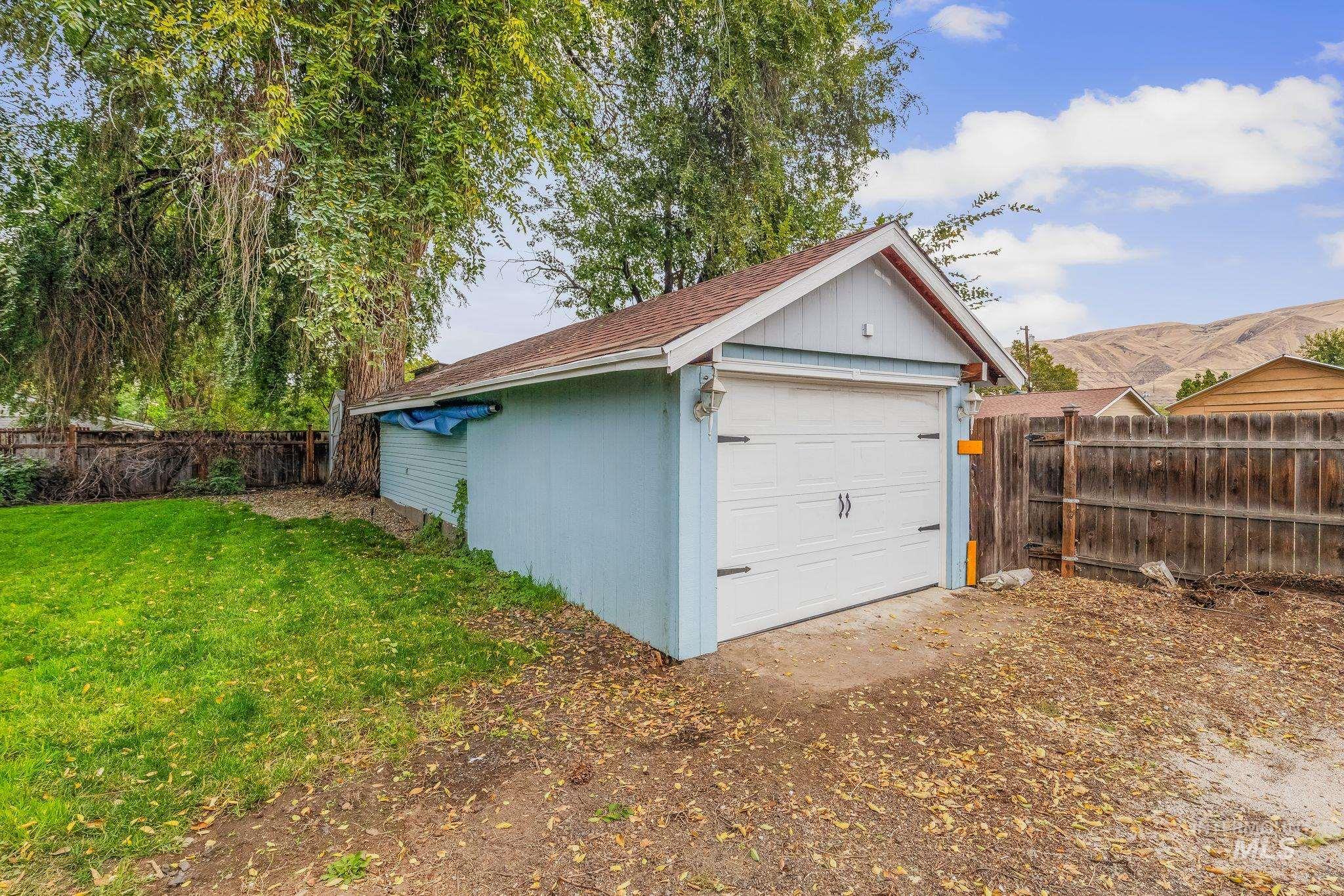 710 12th Street, Clarkston, Washington 99403, 4 Bedrooms, 2 Bathrooms, Residential For Sale, Price $325,000, 99002477