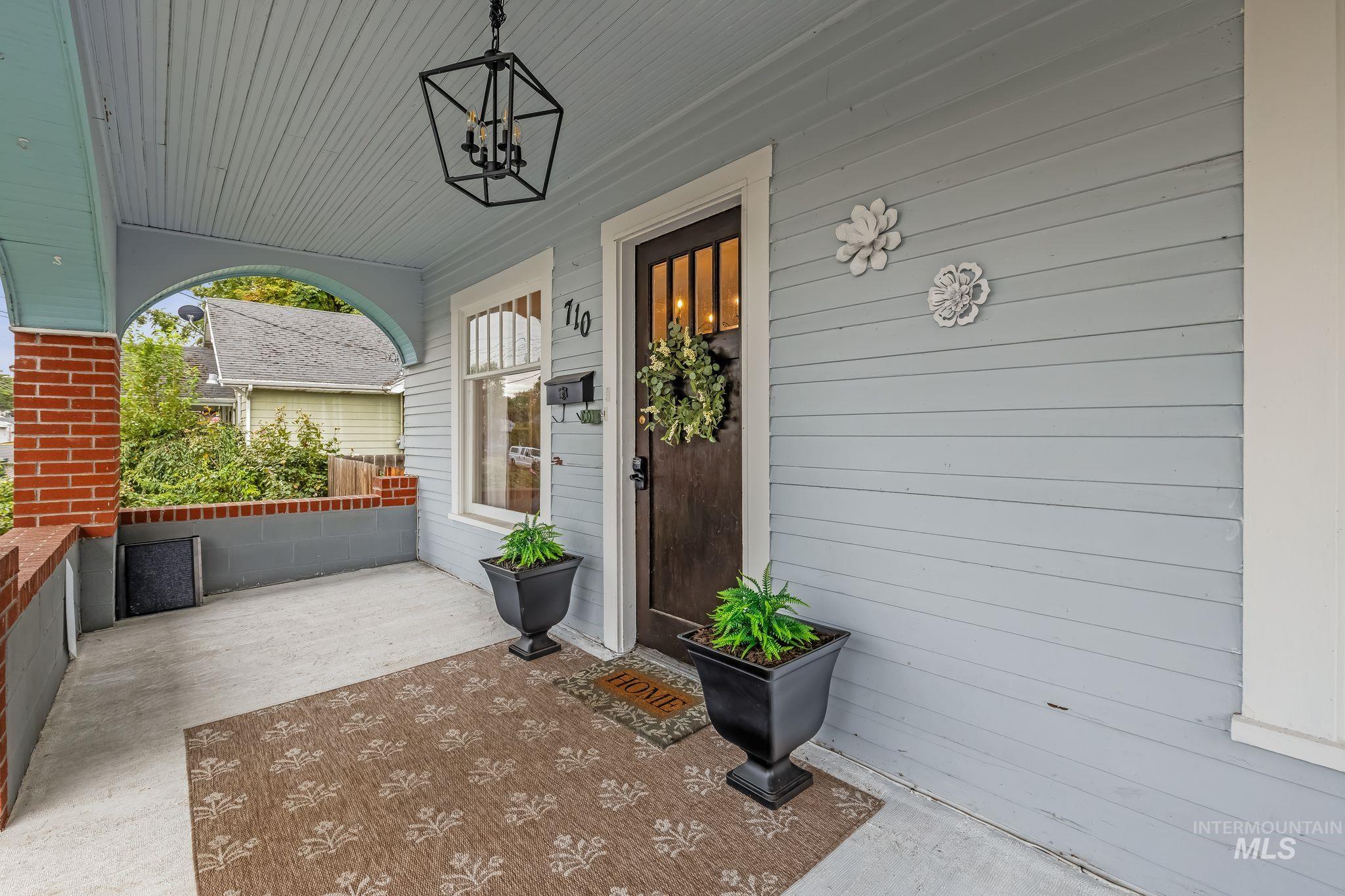 710 12th Street, Clarkston, Washington 99403, 4 Bedrooms, 2 Bathrooms, Residential For Sale, Price $325,000, 99002477