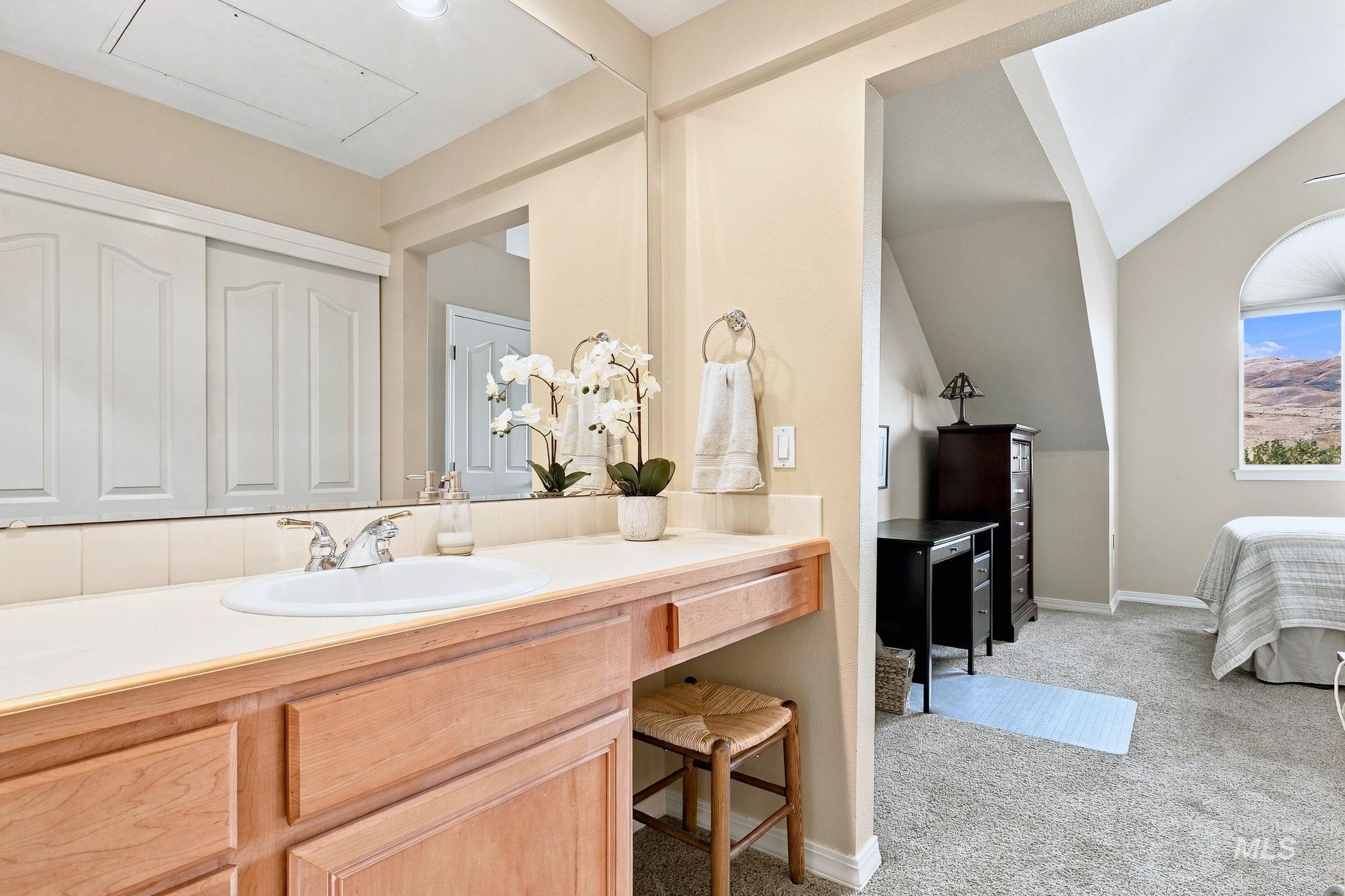 5158 S Surprise Way, Boise, Idaho 83716, 2 Bedrooms, 2 Bathrooms, Residential For Sale, Price $495,000, 99002482
