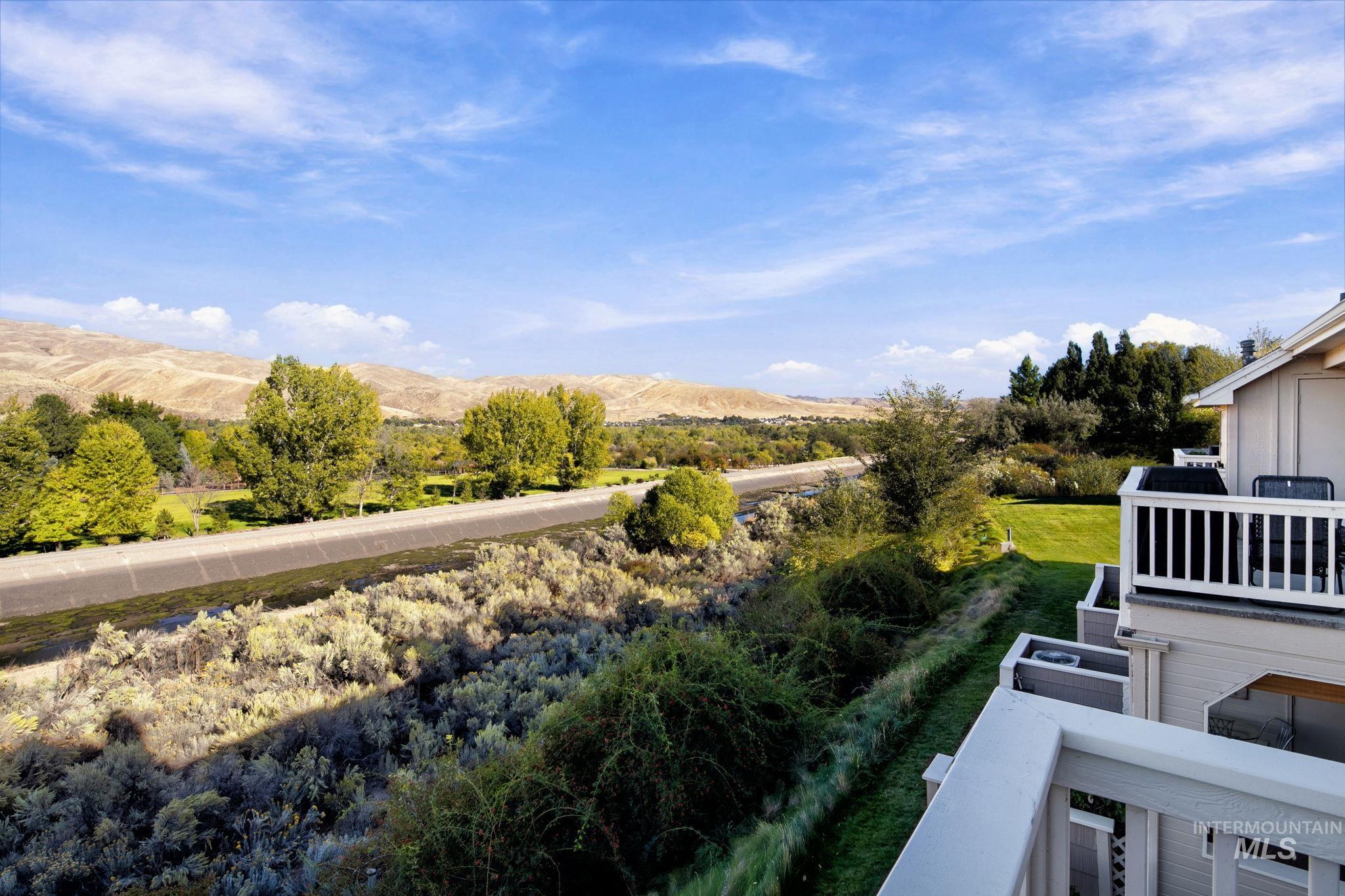 5158 S Surprise Way, Boise, Idaho 83716, 2 Bedrooms, 2 Bathrooms, Residential For Sale, Price $495,000, 99002482
