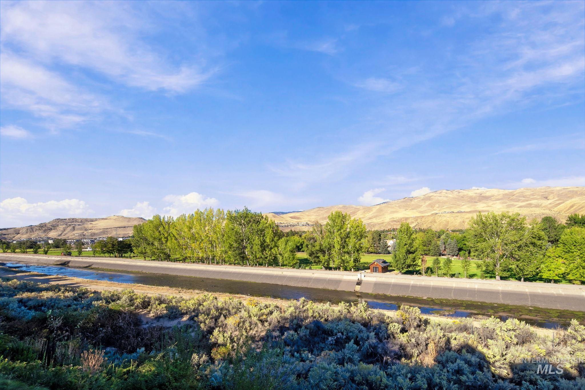 5158 S Surprise Way, Boise, Idaho 83716, 2 Bedrooms, 2 Bathrooms, Residential For Sale, Price $495,000, 99002482