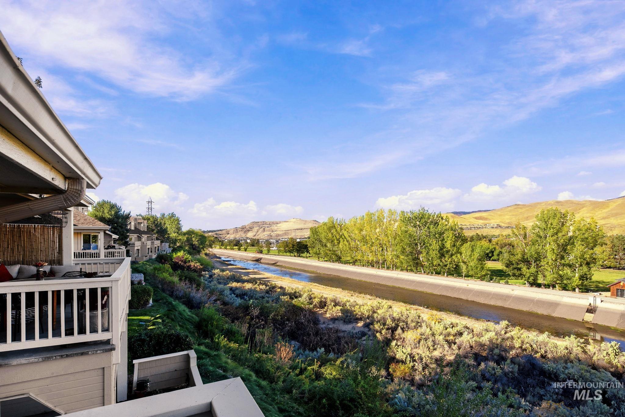 5158 S Surprise Way, Boise, Idaho 83716, 2 Bedrooms, 2 Bathrooms, Residential For Sale, Price $495,000, 99002482