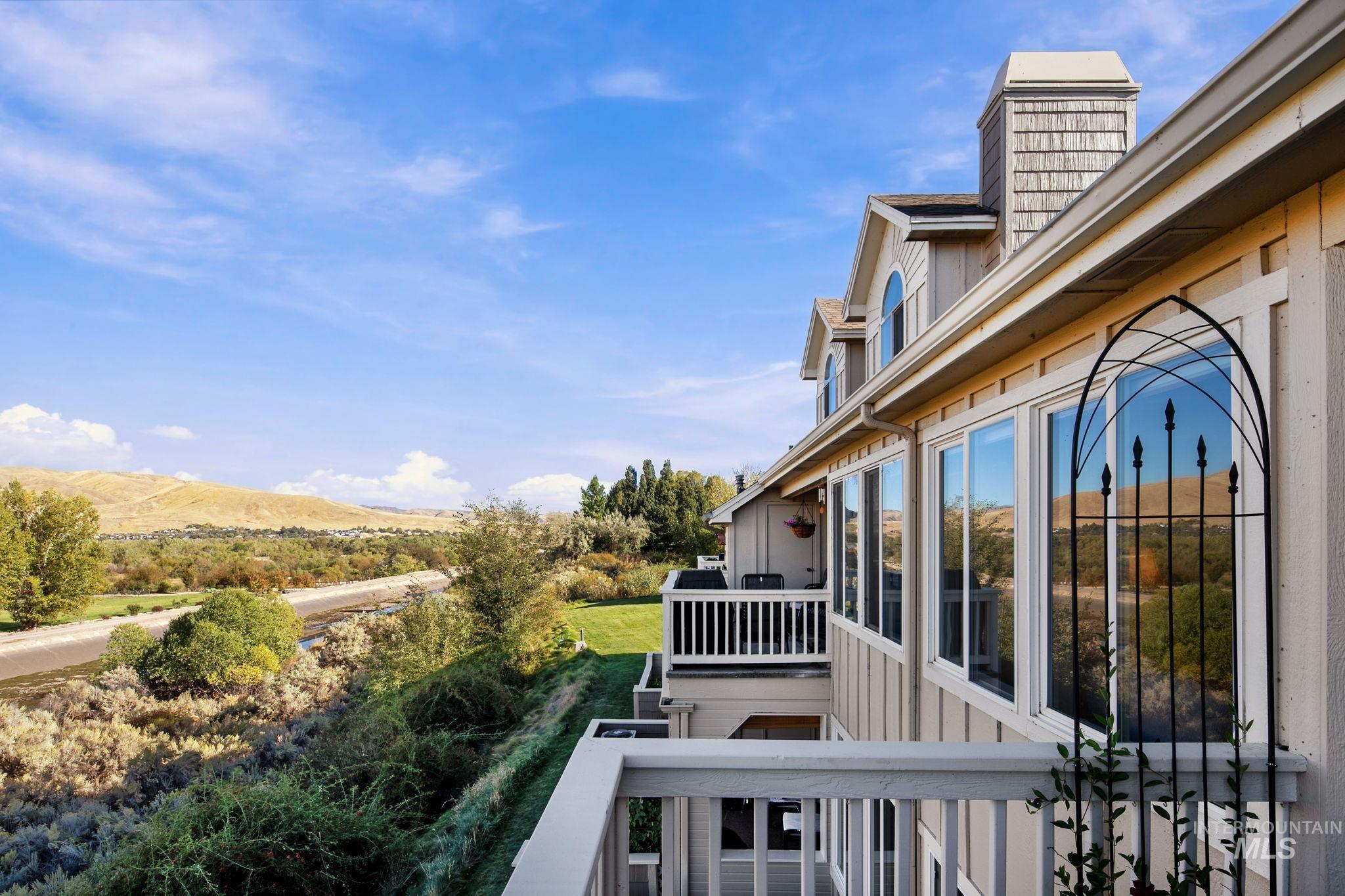 5158 S Surprise Way, Boise, Idaho 83716, 2 Bedrooms, 2 Bathrooms, Residential For Sale, Price $495,000, 99002482