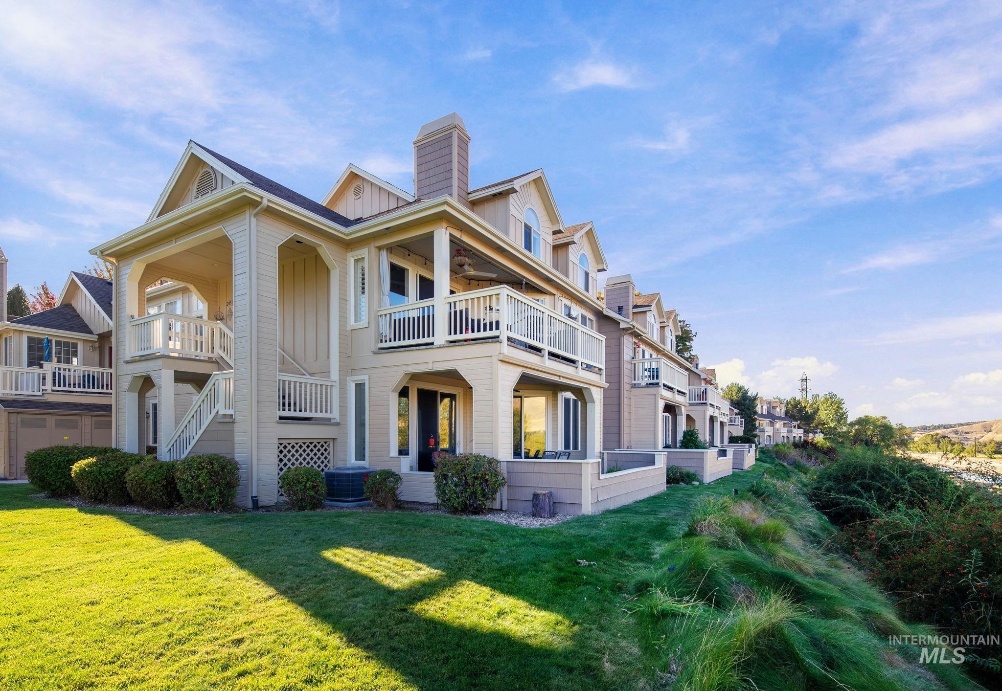 5158 S Surprise Way, Boise, Idaho 83716, 2 Bedrooms, 2 Bathrooms, Residential For Sale, Price $495,000, 99002482