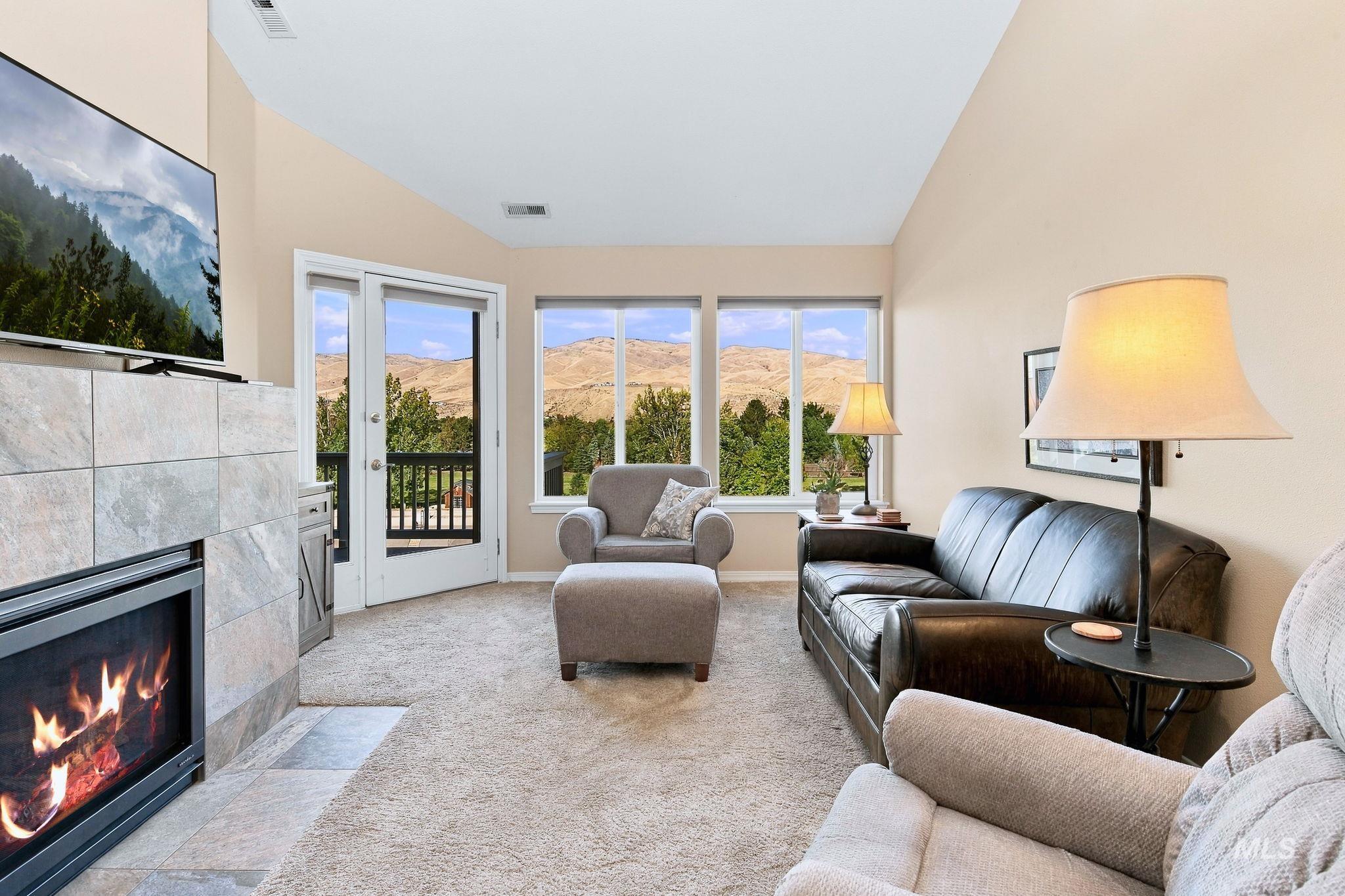 5158 S Surprise Way, Boise, Idaho 83716, 2 Bedrooms, 2 Bathrooms, Residential For Sale, Price $495,000, 99002482