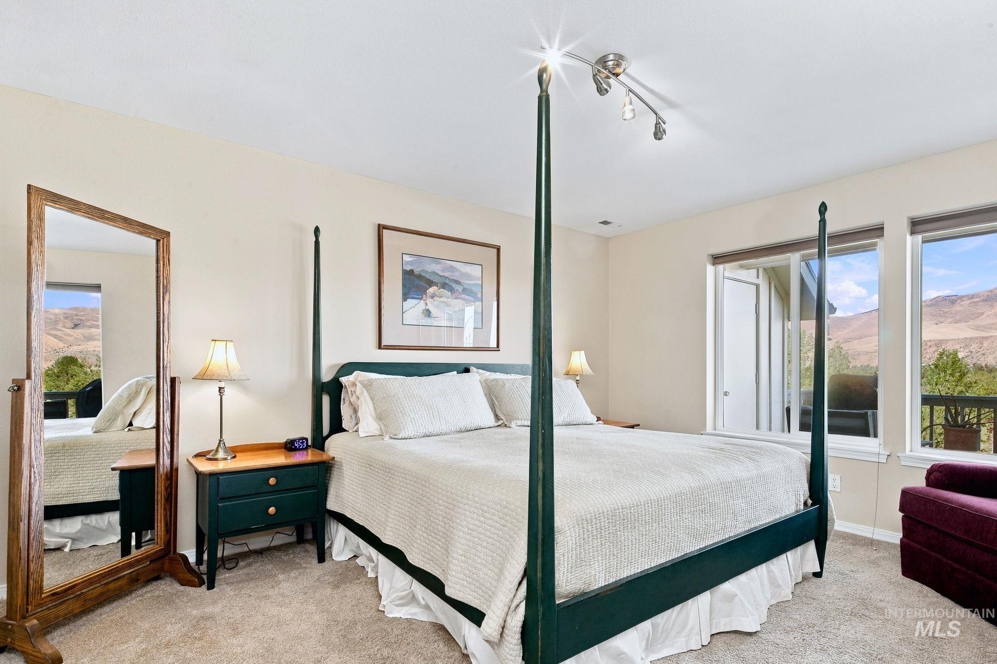 5158 S Surprise Way, Boise, Idaho 83716, 2 Bedrooms, 2 Bathrooms, Residential For Sale, Price $495,000, 99002482