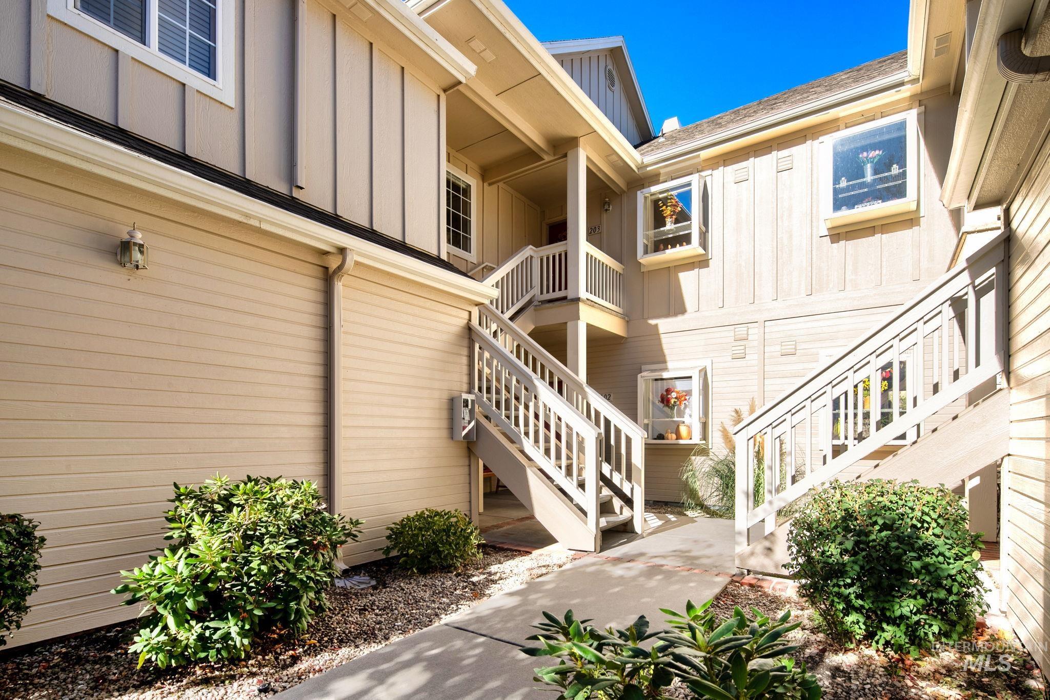 5158 S Surprise Way, Boise, Idaho 83716, 2 Bedrooms, 2 Bathrooms, Residential For Sale, Price $495,000, 99002482