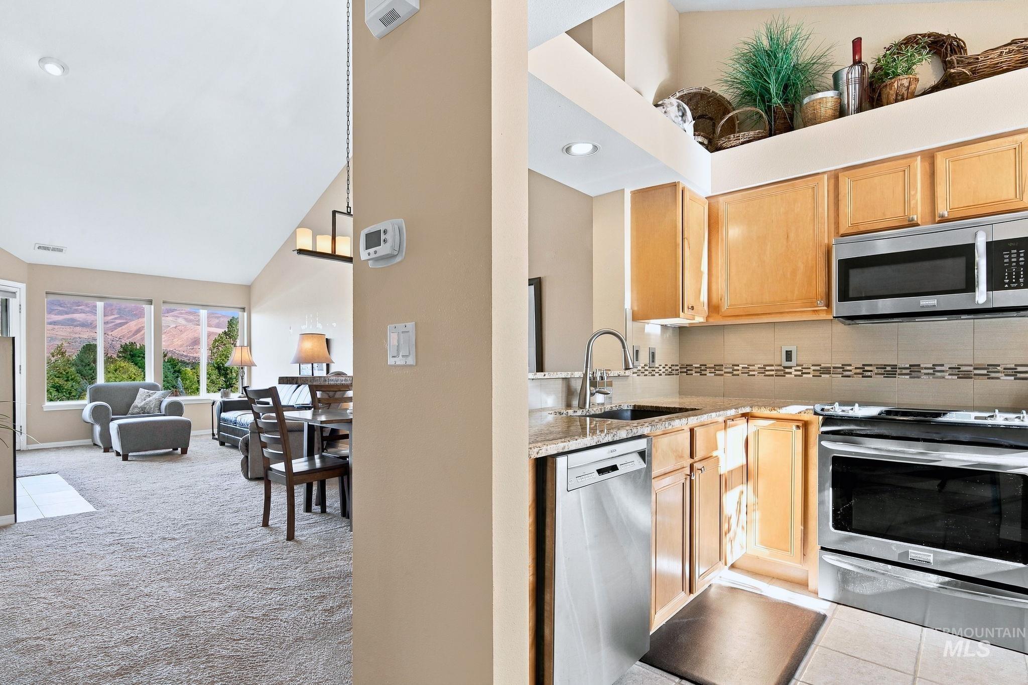 5158 S Surprise Way, Boise, Idaho 83716, 2 Bedrooms, 2 Bathrooms, Residential For Sale, Price $495,000, 99002482