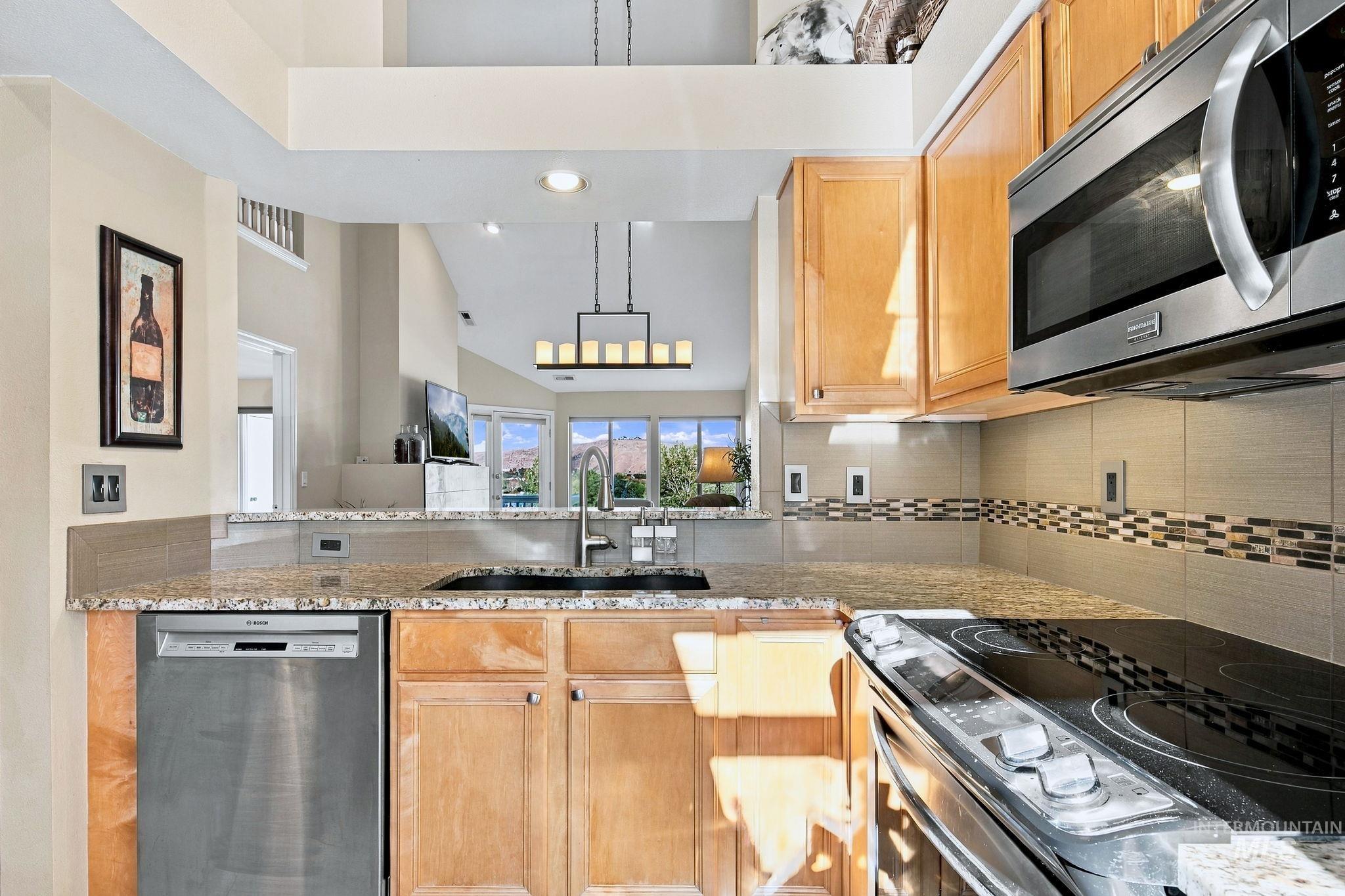 5158 S Surprise Way, Boise, Idaho 83716, 2 Bedrooms, 2 Bathrooms, Residential For Sale, Price $495,000, 99002482