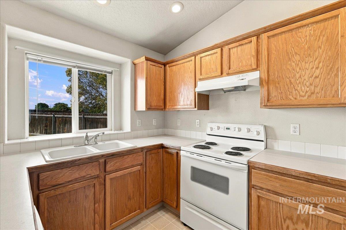 7649 Arlington Dr, Nampa, Idaho 83687, 3 Bedrooms, 2 Bathrooms, Residential For Sale, Price $348,900, 99002485