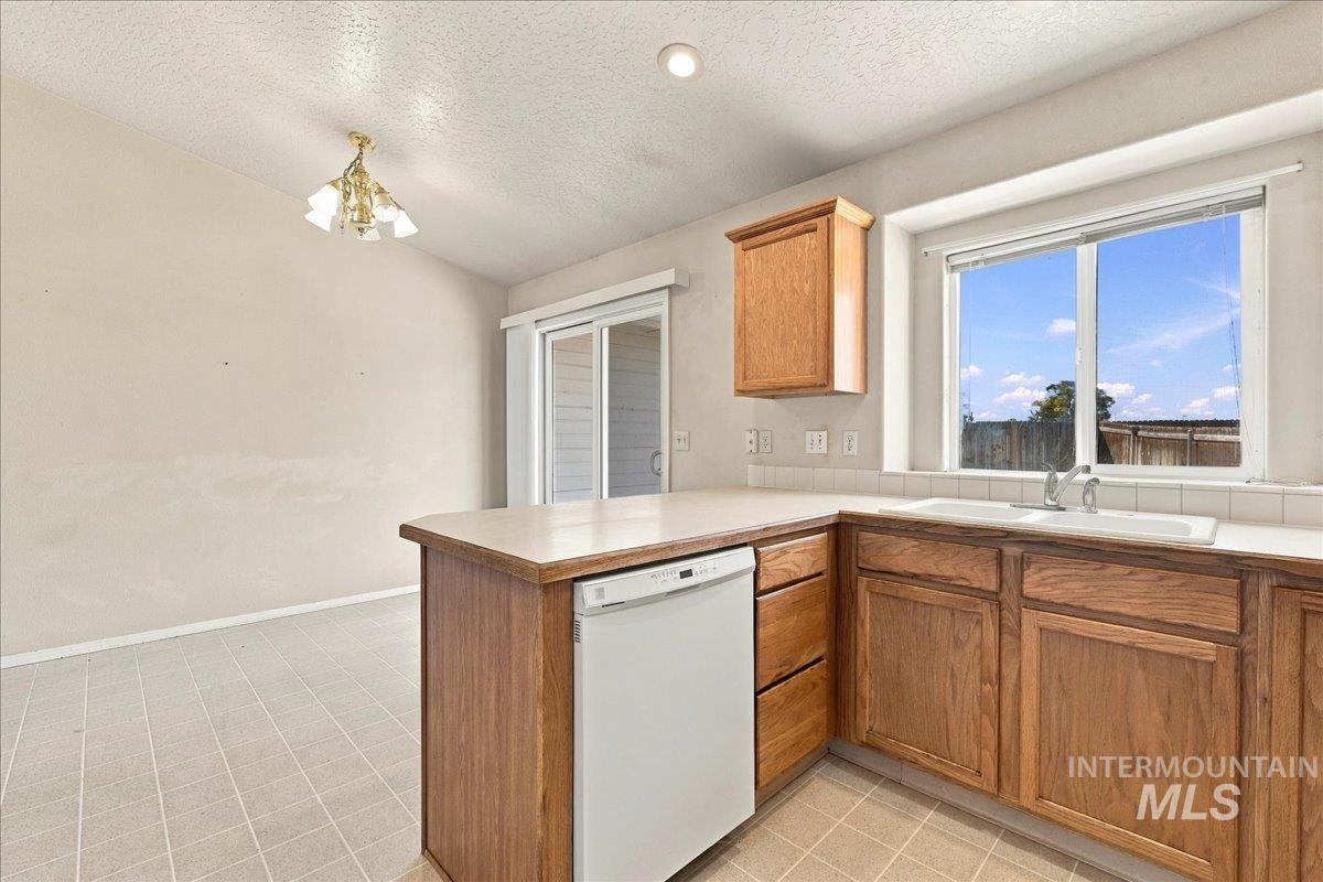 7649 Arlington Dr, Nampa, Idaho 83687, 3 Bedrooms, 2 Bathrooms, Residential For Sale, Price $348,900, 99002485