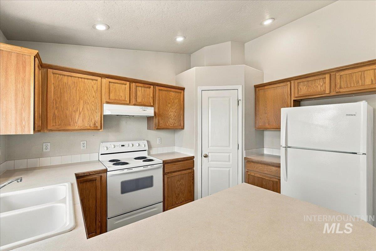 7649 Arlington Dr, Nampa, Idaho 83687, 3 Bedrooms, 2 Bathrooms, Residential For Sale, Price $348,900, 99002485