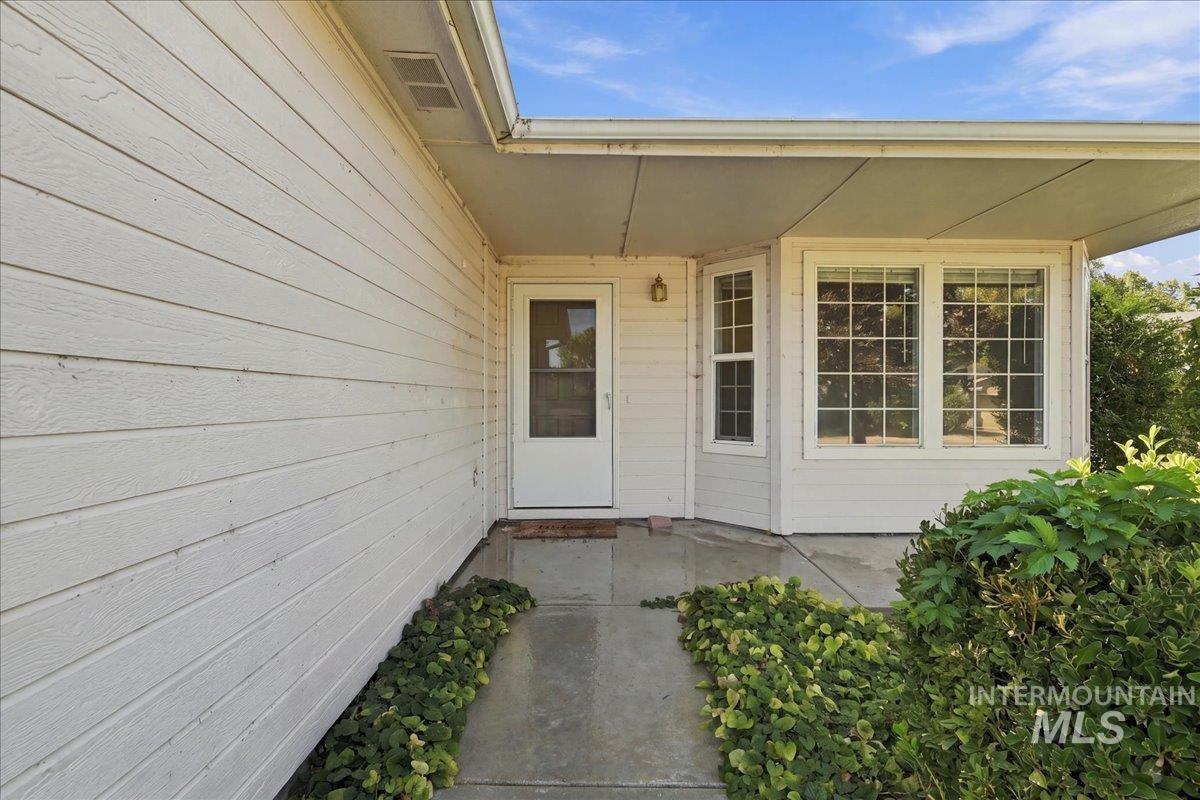7649 Arlington Dr, Nampa, Idaho 83687, 3 Bedrooms, 2 Bathrooms, Residential For Sale, Price $348,900, 99002485