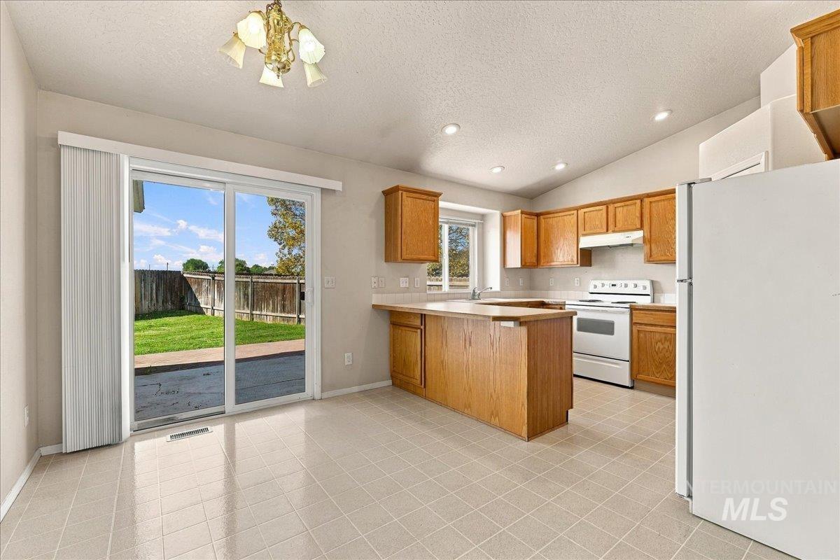 7649 Arlington Dr, Nampa, Idaho 83687, 3 Bedrooms, 2 Bathrooms, Residential For Sale, Price $348,900, 99002485