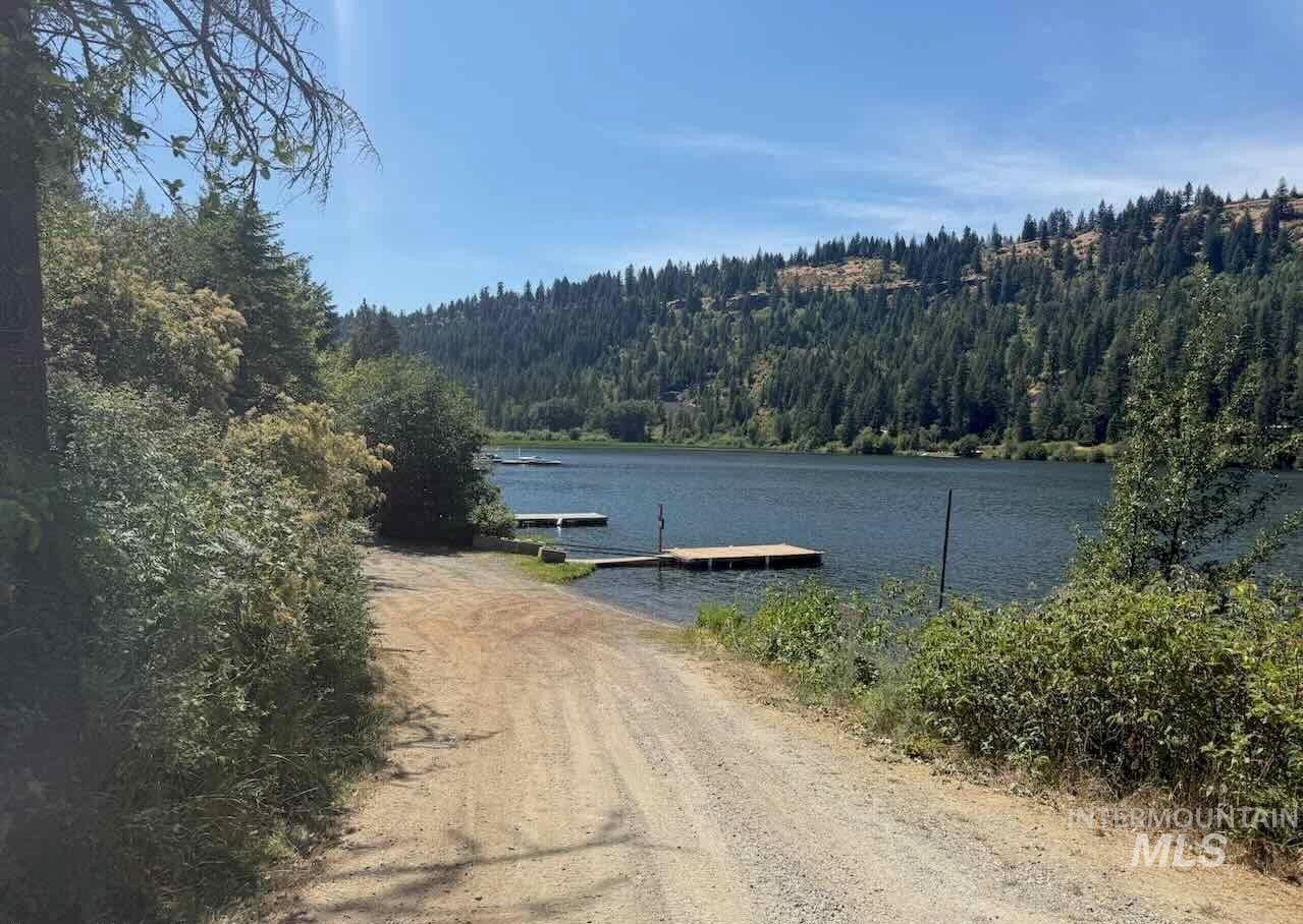 8893 E Waxwing Way, St. Maries, Idaho 83861, 1 Bedroom, 1 Bathroom, Residential For Sale, Price $310,000, 99002488