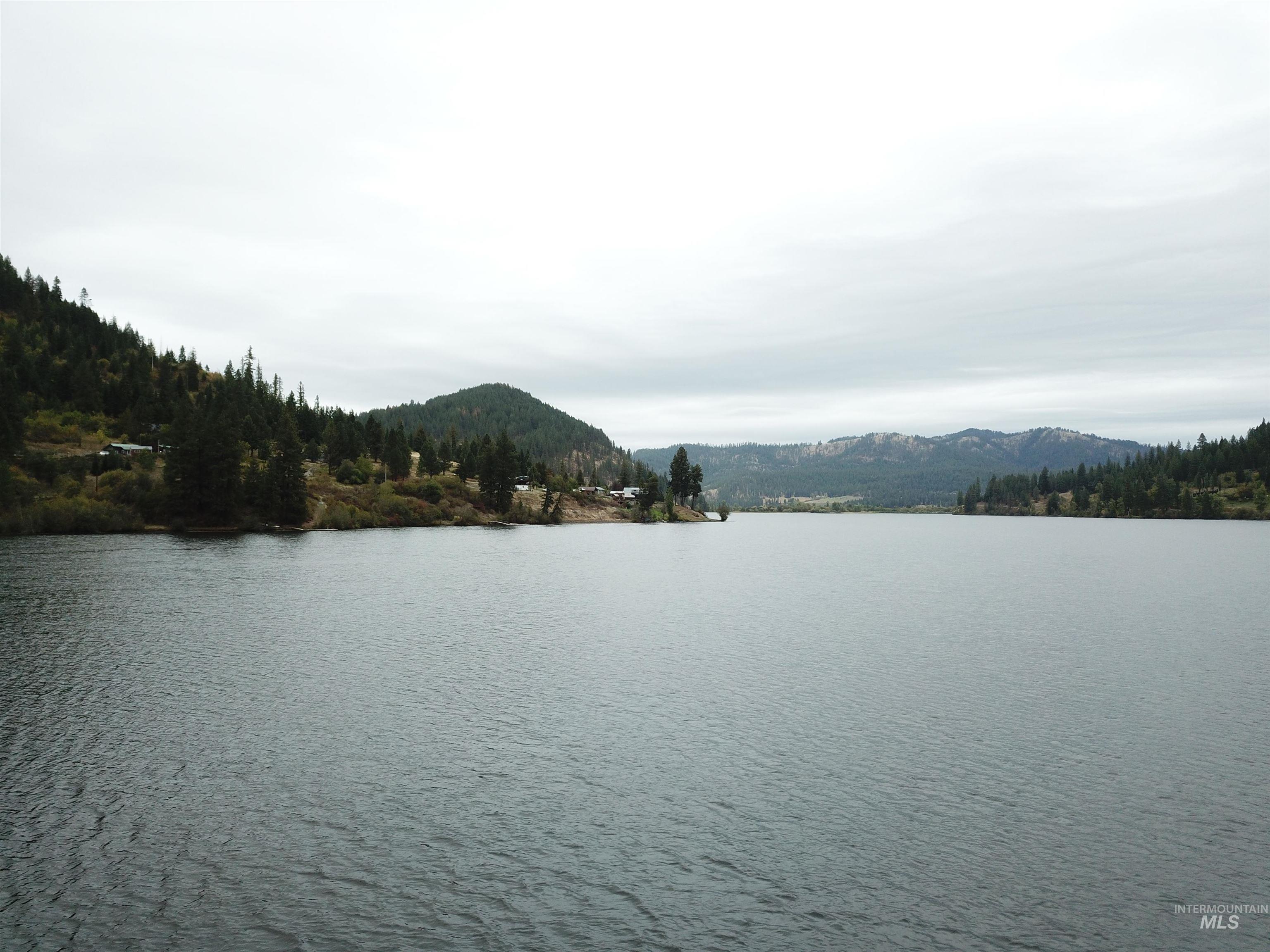 8893 E Waxwing Way, St. Maries, Idaho 83861, 1 Bedroom, 1 Bathroom, Residential For Sale, Price $310,000, 99002488