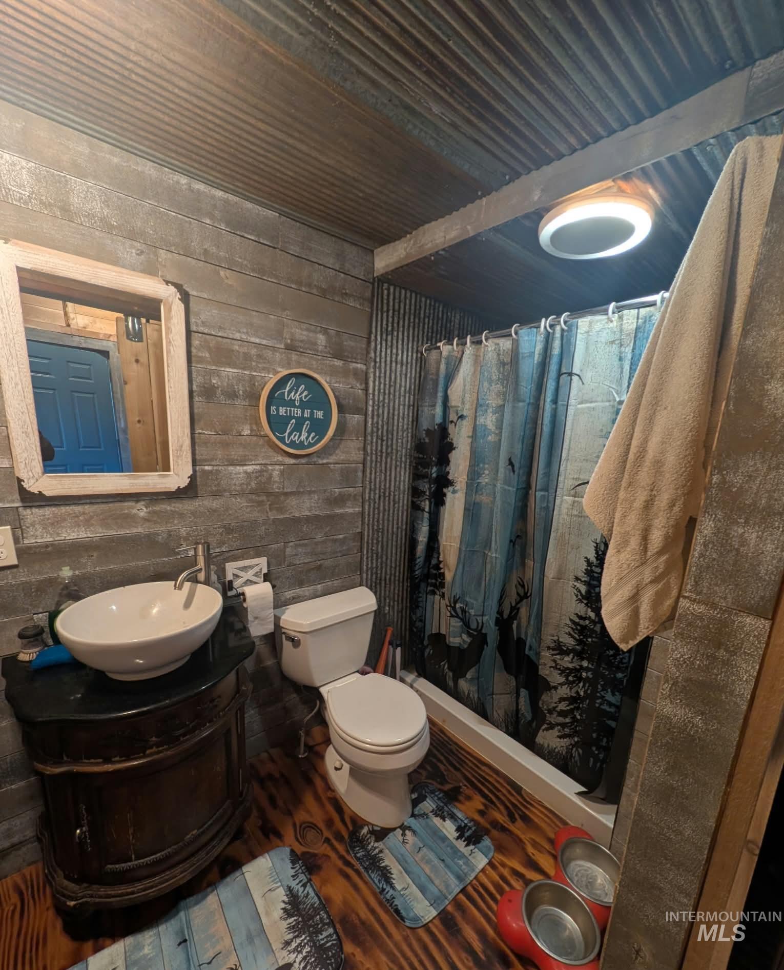 8893 E Waxwing Way, St. Maries, Idaho 83861, 1 Bedroom, 1 Bathroom, Residential For Sale, Price $310,000, 99002488