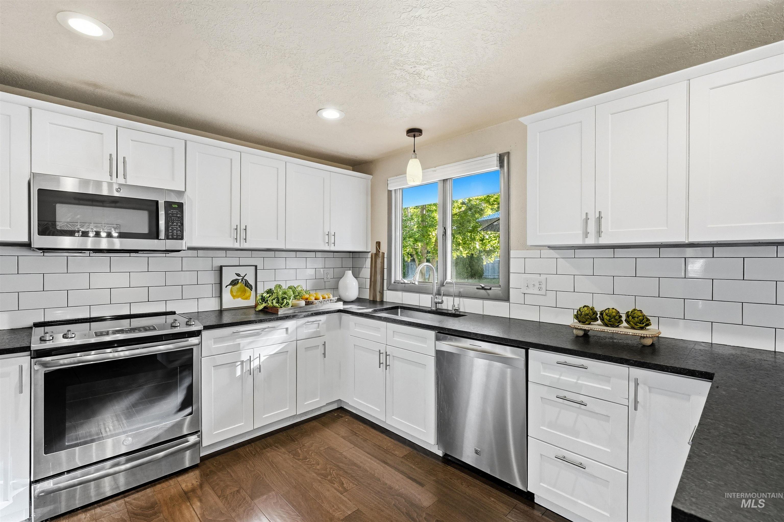 9298 W Teakwood Dr, Boise, Idaho 83709, 5 Bedrooms, 3 Bathrooms, Residential For Sale, Price $735,000, 99002490