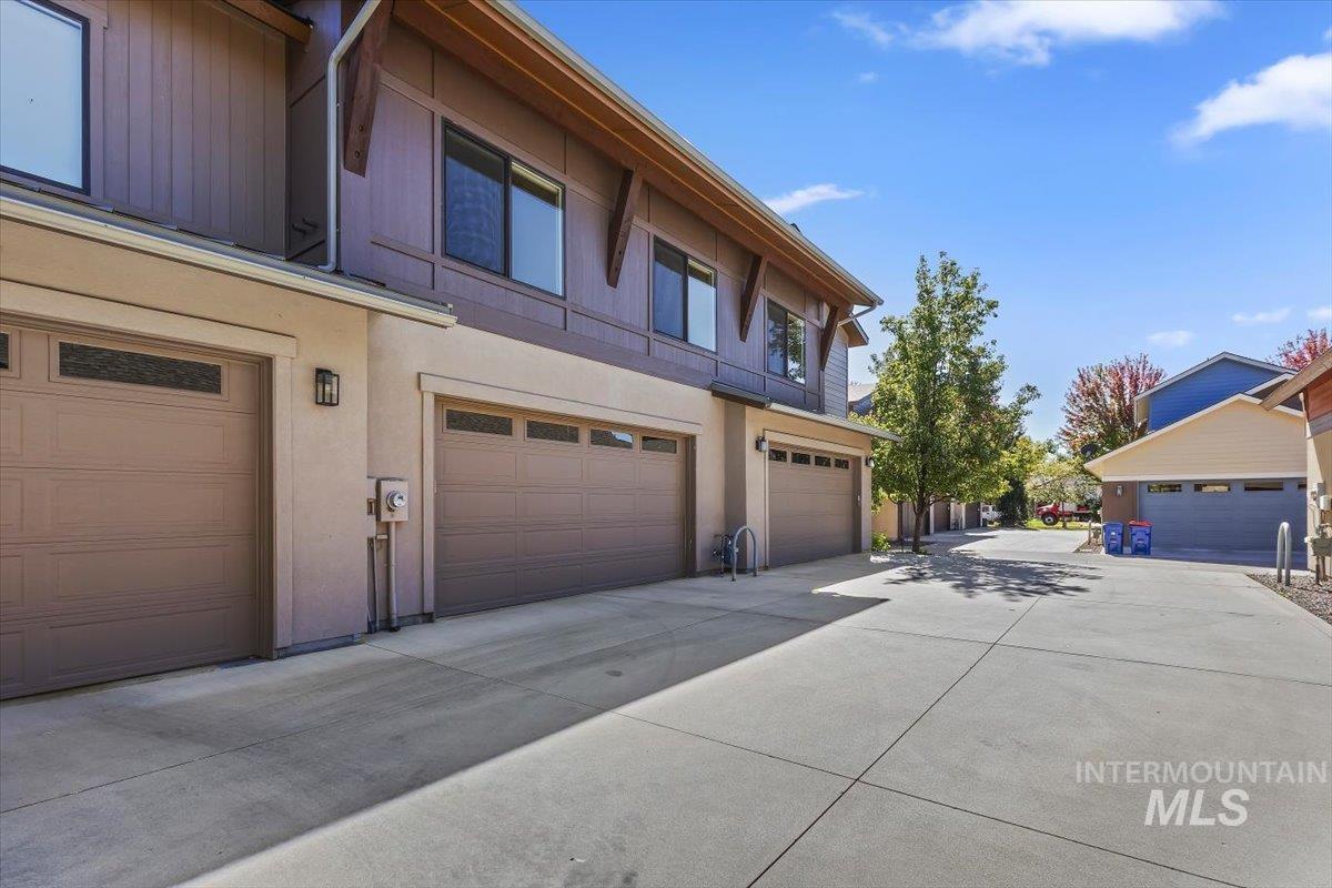 1385 E Lone Creek Drive, Eagle, Idaho 83616, 3 Bedrooms, 2.5 Bathrooms, Residential For Sale, Price $575,000,MLS 99002491