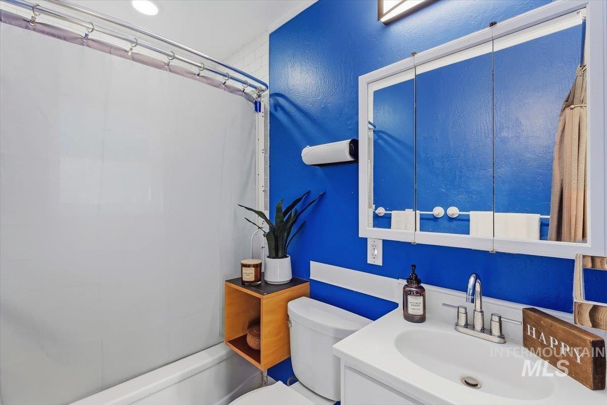 2209 W Frederic St, Boise, Idaho 83705, 2 Bedrooms, 1 Bathroom, Residential For Sale, Price $325,000, 99002493