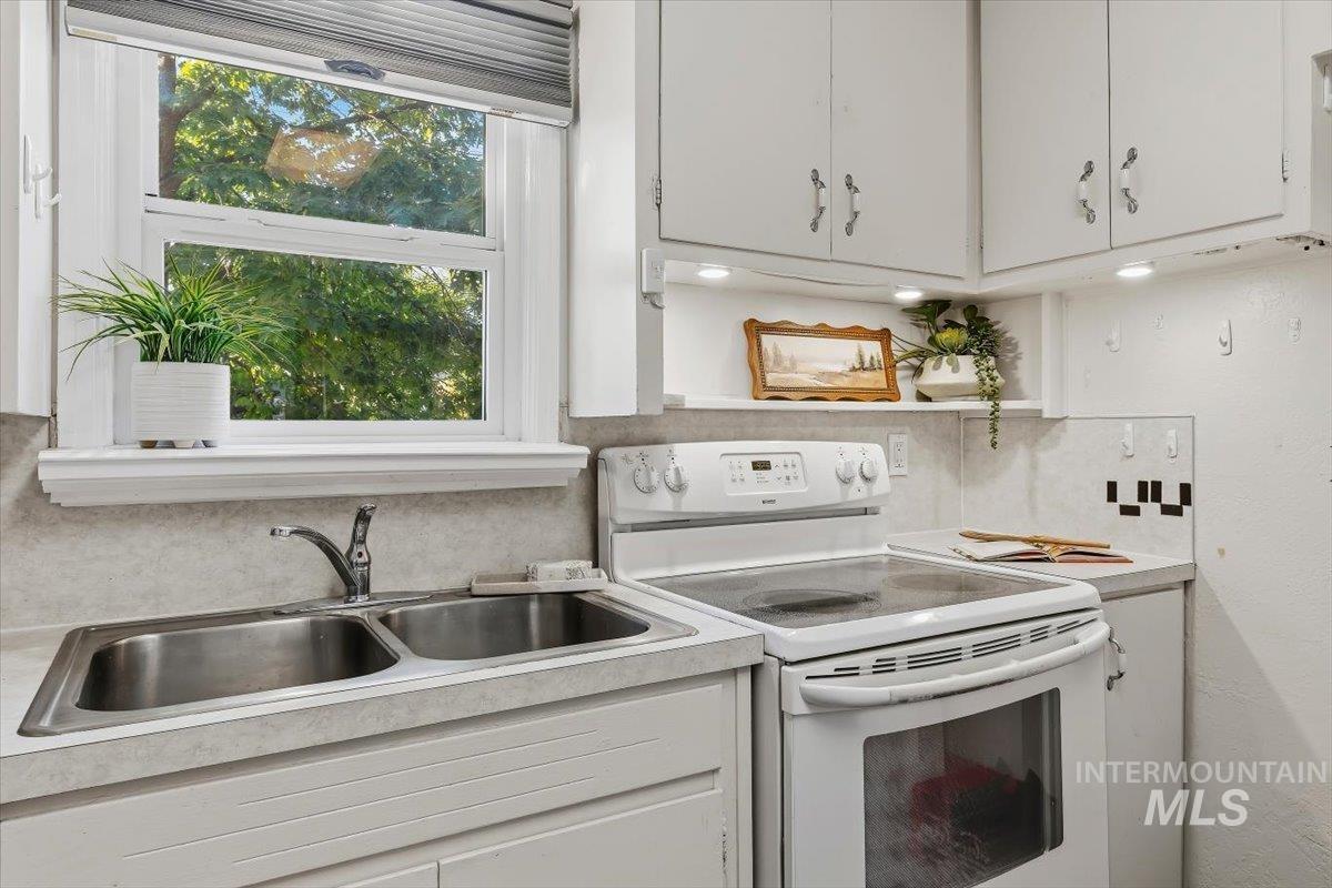 2209 W Frederic St, Boise, Idaho 83705, 2 Bedrooms, 1 Bathroom, Residential For Sale, Price $325,000, 99002493