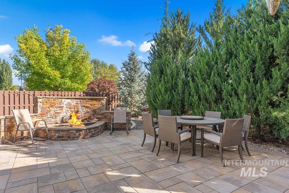 3208 S Fox Leash Ave, Eagle, Idaho 83616, 5 Bedrooms, 4 Bathrooms, Residential For Sale, Price $965,000, 99002494