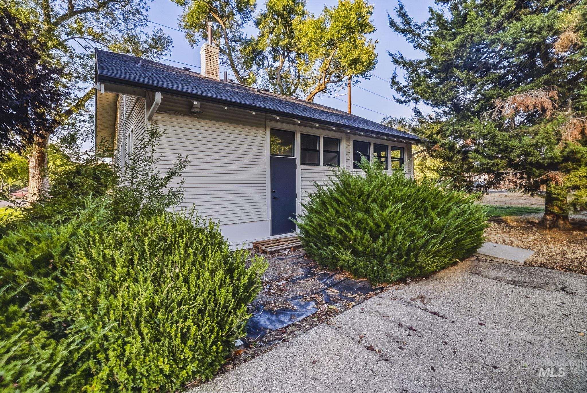 3113 W. Overland Road, Boise, Idaho 83705, Business/Commercial For Sale, Price $830,000,MLS 99002495