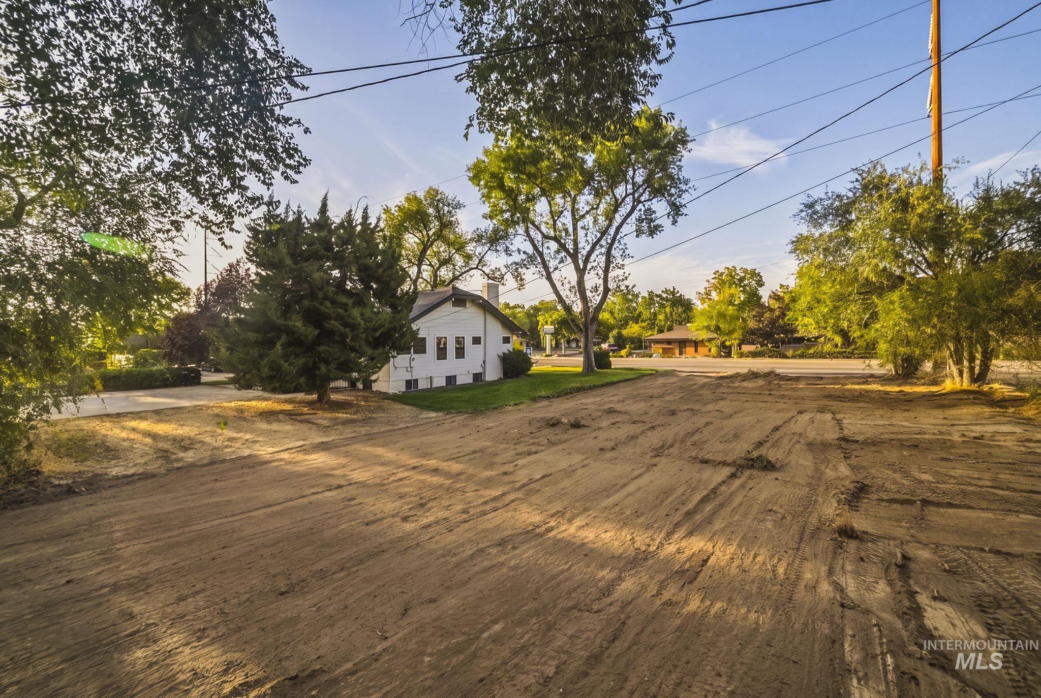 3113 W. Overland Road, Boise, Idaho 83705, Business/Commercial For Sale, Price $830,000,MLS 99002495