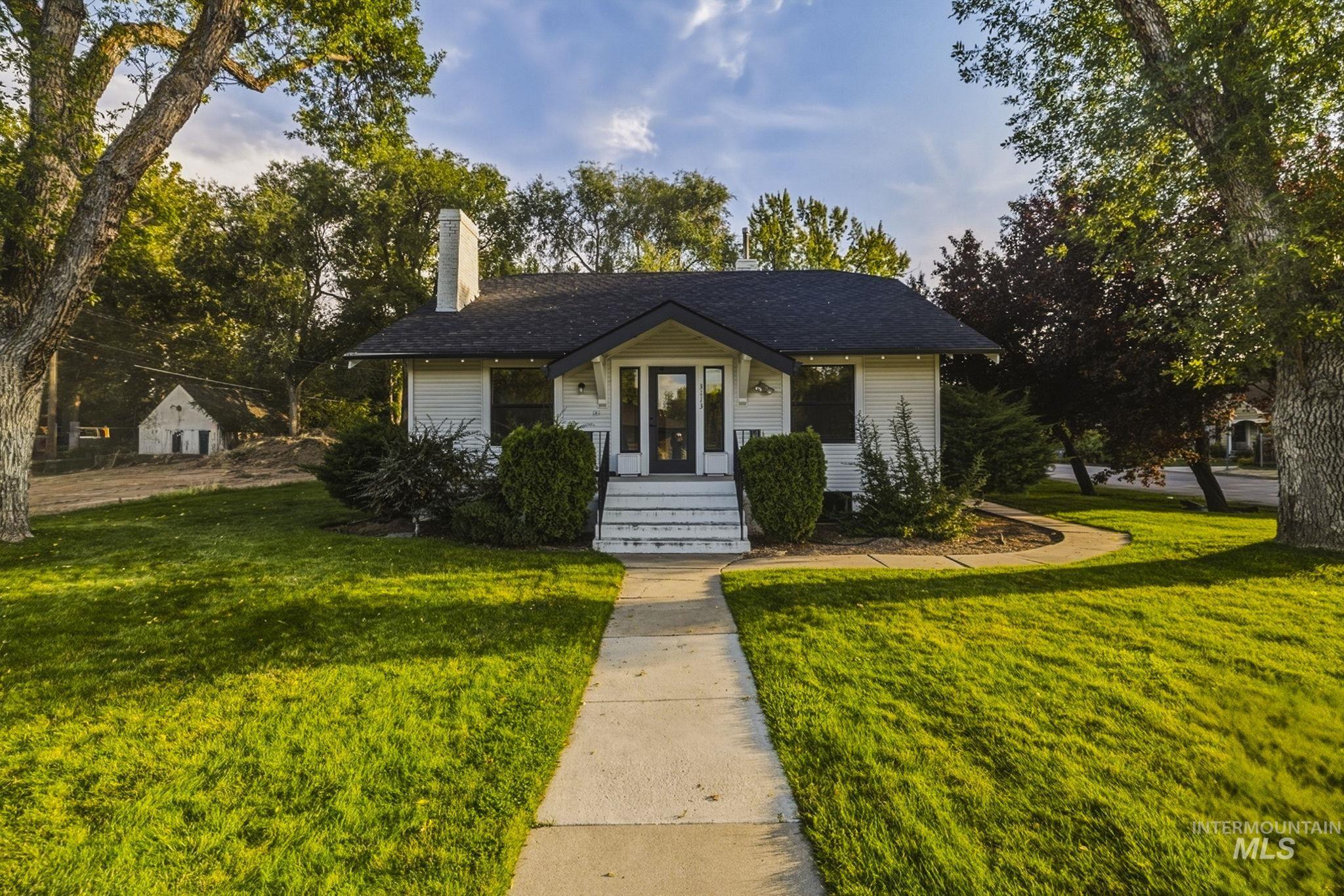3113 W. Overland Road, Boise, Idaho 83705, Business/Commercial For Sale, Price $830,000,MLS 99002495