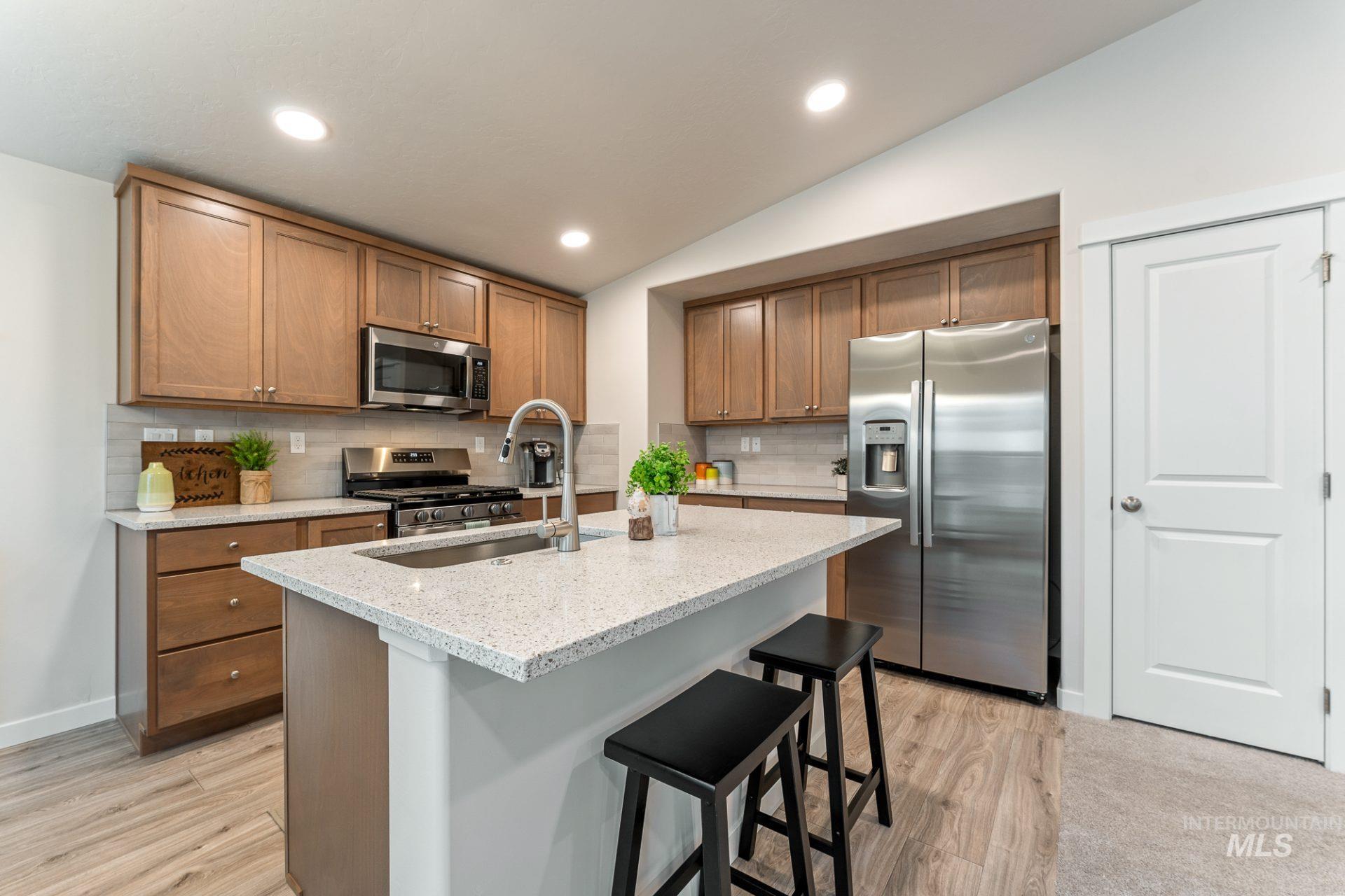 2975 S Hoofprint Ave., Nampa, Idaho 83686, 3 Bedrooms, 2.5 Bathrooms, Residential For Sale, Price $399,990,MLS 99002501