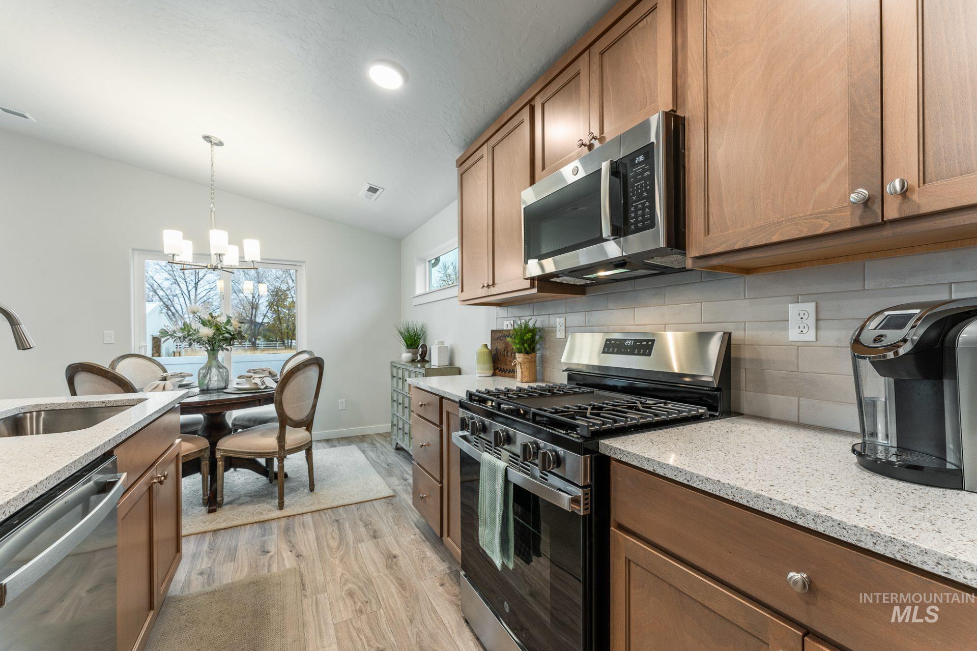 2975 S Hoofprint Ave., Nampa, Idaho 83686, 3 Bedrooms, 2.5 Bathrooms, Residential For Sale, Price $399,990,MLS 99002501
