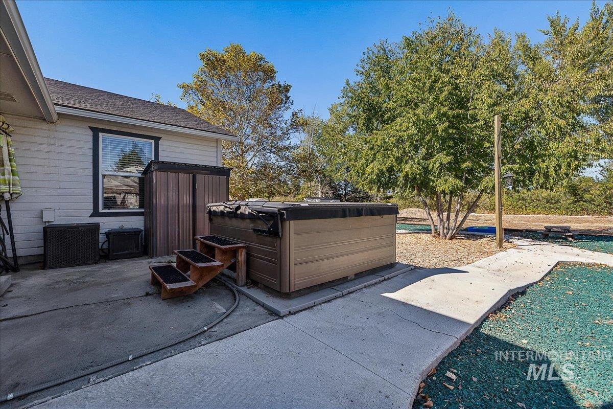 2357 Haw Creek Blvd., Emmett, Idaho 83617, 4 Bedrooms, 2 Bathrooms, Residential For Sale, Price $599,900,MLS 99002502