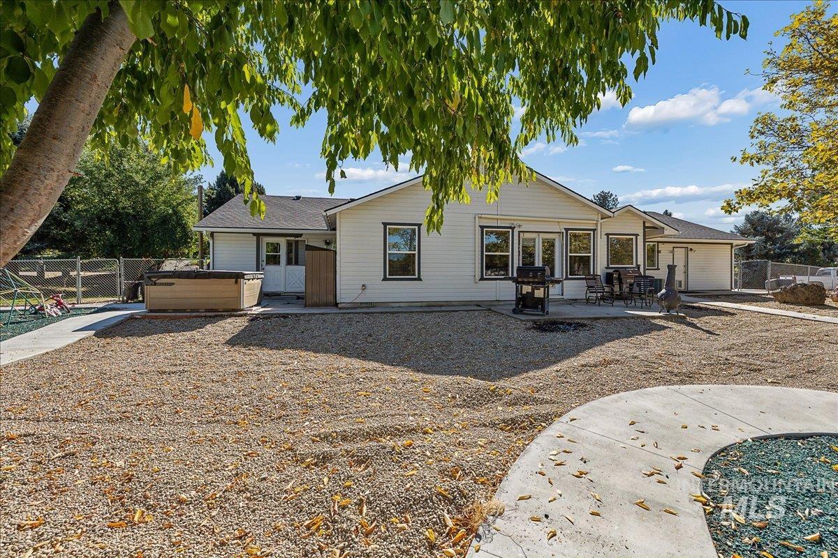 2357 Haw Creek Blvd., Emmett, Idaho 83617, 4 Bedrooms, 2 Bathrooms, Residential For Sale, Price $599,900,MLS 99002502