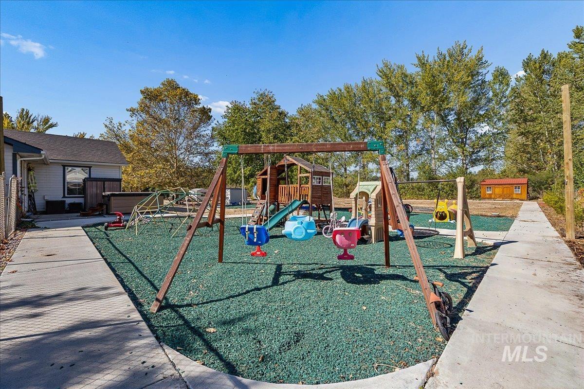 2357 Haw Creek Blvd., Emmett, Idaho 83617, 4 Bedrooms, 2 Bathrooms, Residential For Sale, Price $599,900,MLS 99002502