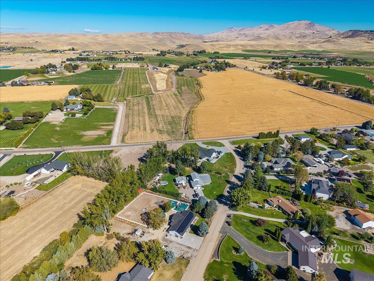 2357 Haw Creek Blvd., Emmett, Idaho 83617, 4 Bedrooms, 2 Bathrooms, Residential For Sale, Price $599,900,MLS 99002502