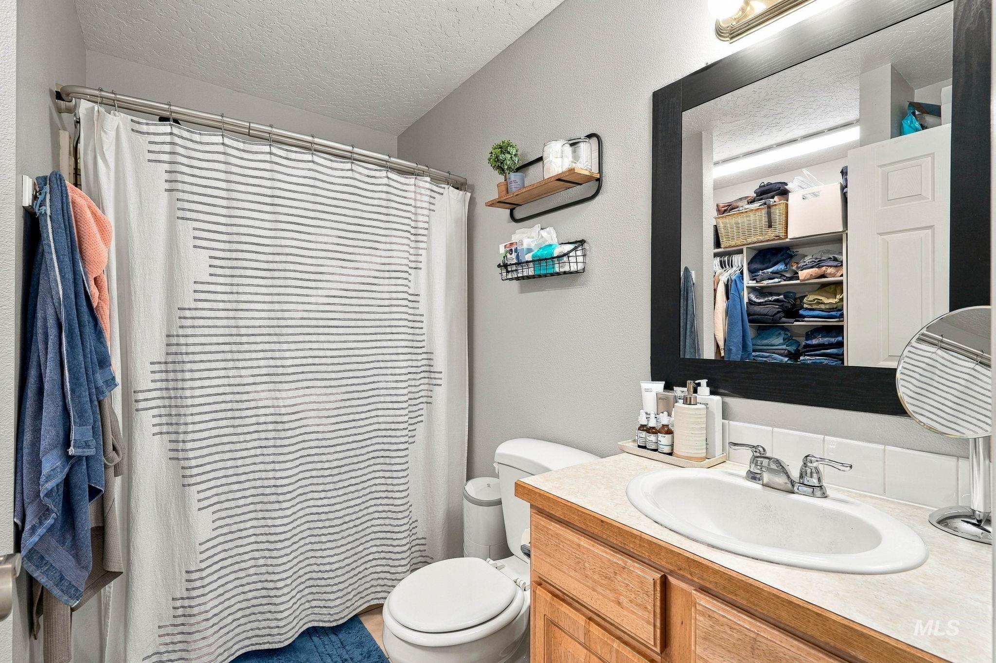 17656 N Parkdale, Nampa, Idaho 83687, 3 Bedrooms, 2 Bathrooms, Residential For Sale, Price $370,000,MLS 99002513