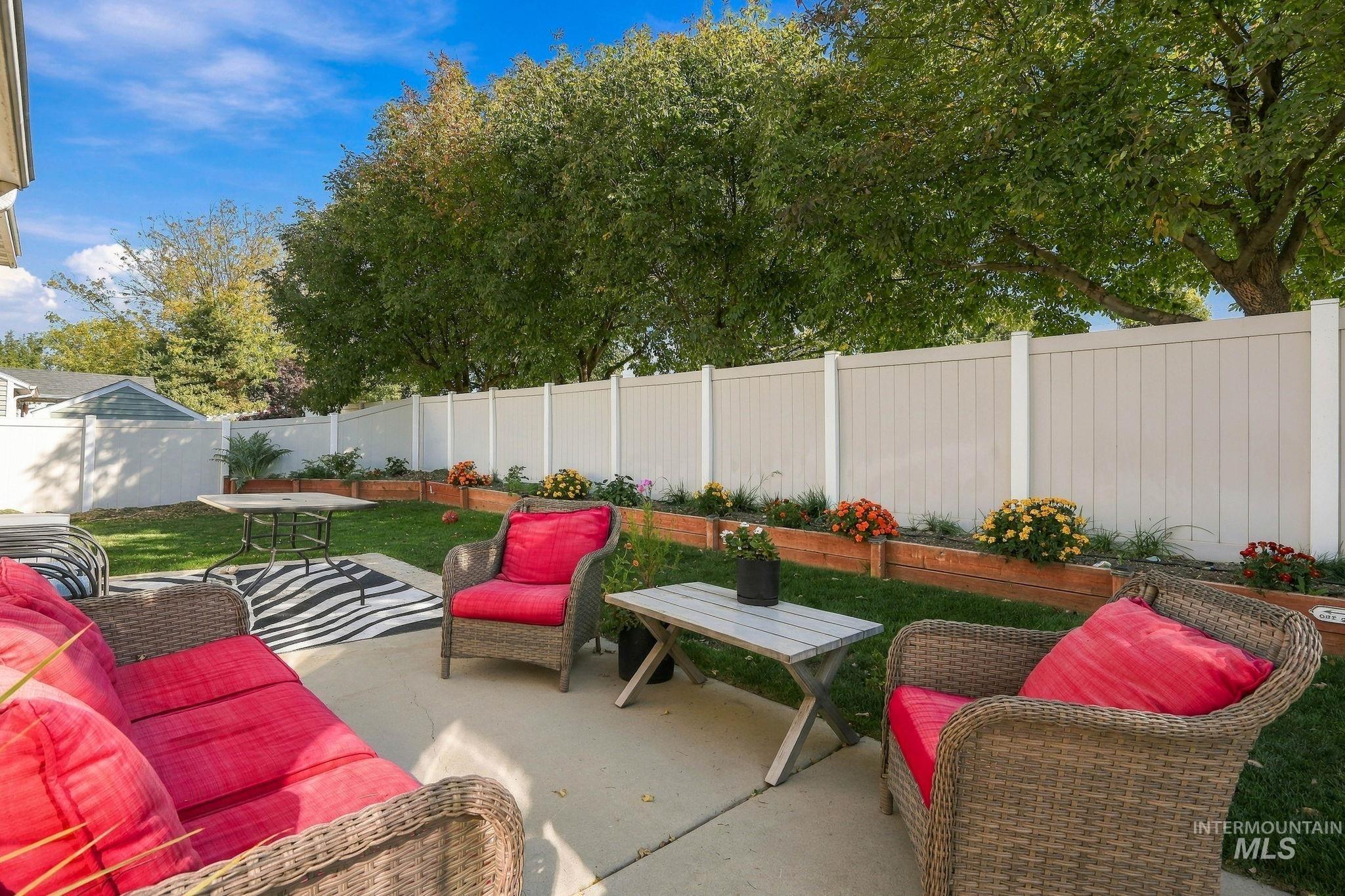 17656 N Parkdale, Nampa, Idaho 83687, 3 Bedrooms, 2 Bathrooms, Residential For Sale, Price $370,000,MLS 99002513