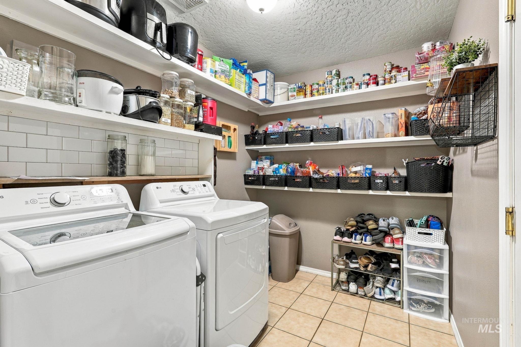 17656 N Parkdale, Nampa, Idaho 83687, 3 Bedrooms, 2 Bathrooms, Residential For Sale, Price $370,000,MLS 99002513