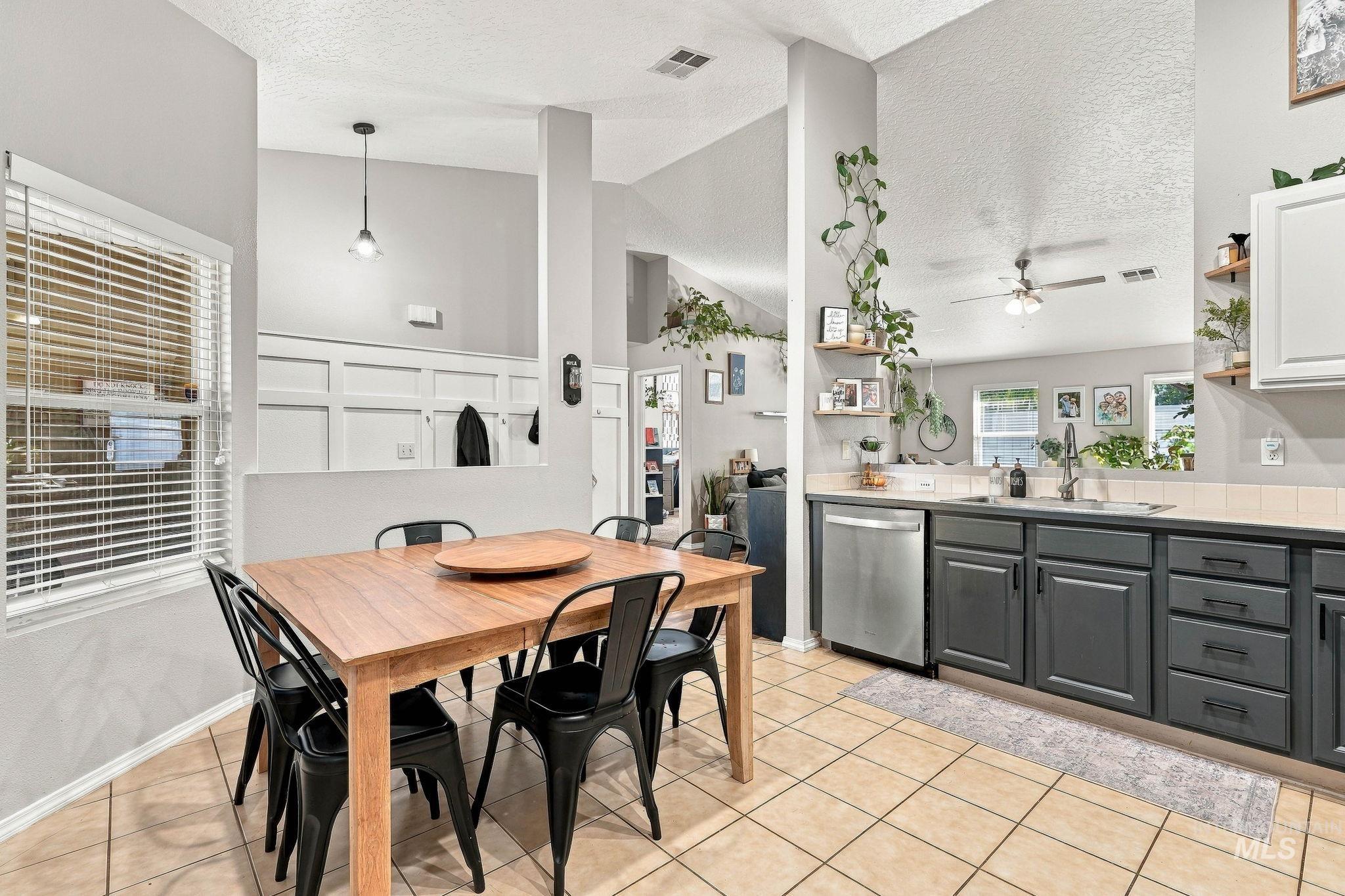 17656 N Parkdale, Nampa, Idaho 83687, 3 Bedrooms, 2 Bathrooms, Residential For Sale, Price $370,000,MLS 99002513