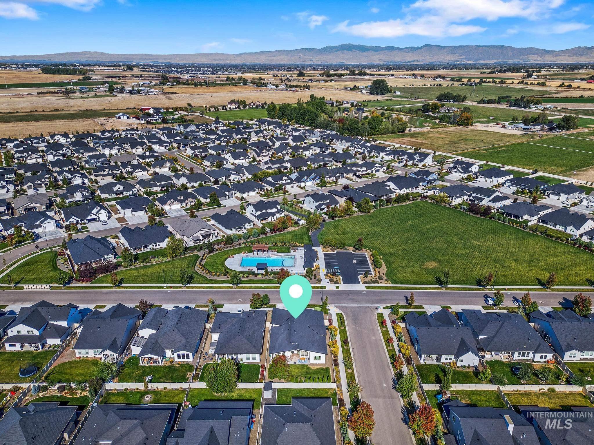 923 E Rio Chico Dr, Kuna, Idaho 83634, 3 Bedrooms, 2.5 Bathrooms, Residential For Sale, Price $687,000, 99002514