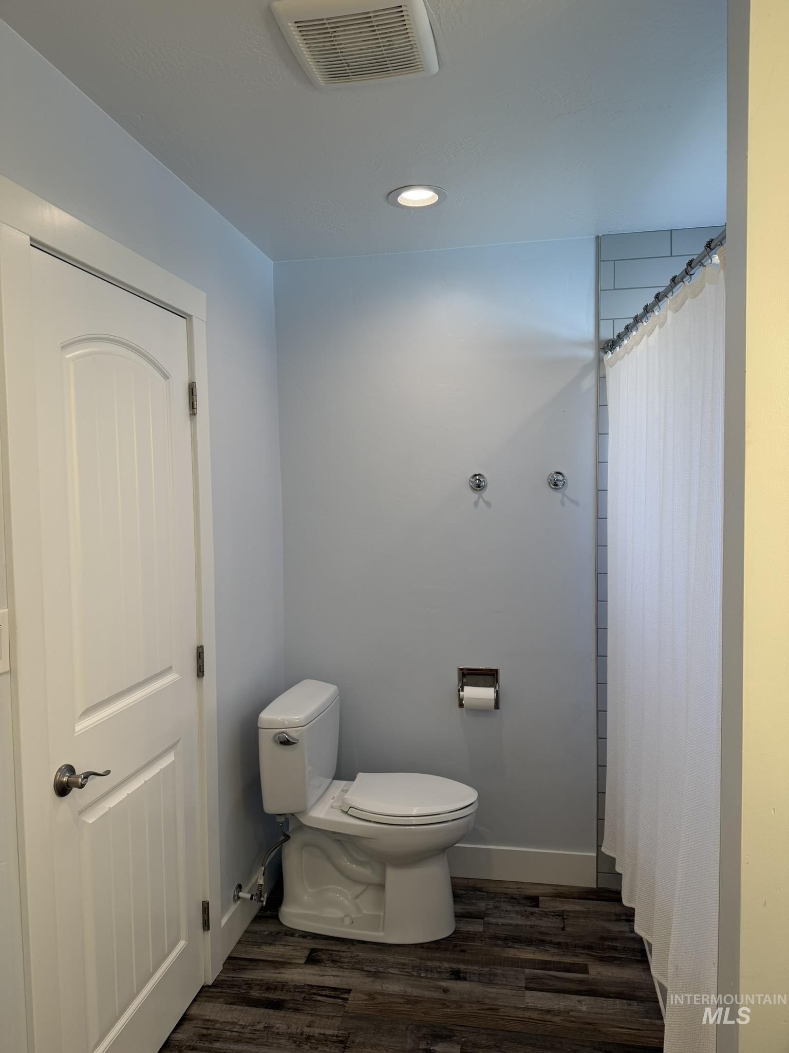 239 Blue Lakes Blvd, Twin Falls, Idaho 83301, 3 Bedrooms, 2 Bathrooms, Residential For Sale, Price $339,000,MLS 99002517
