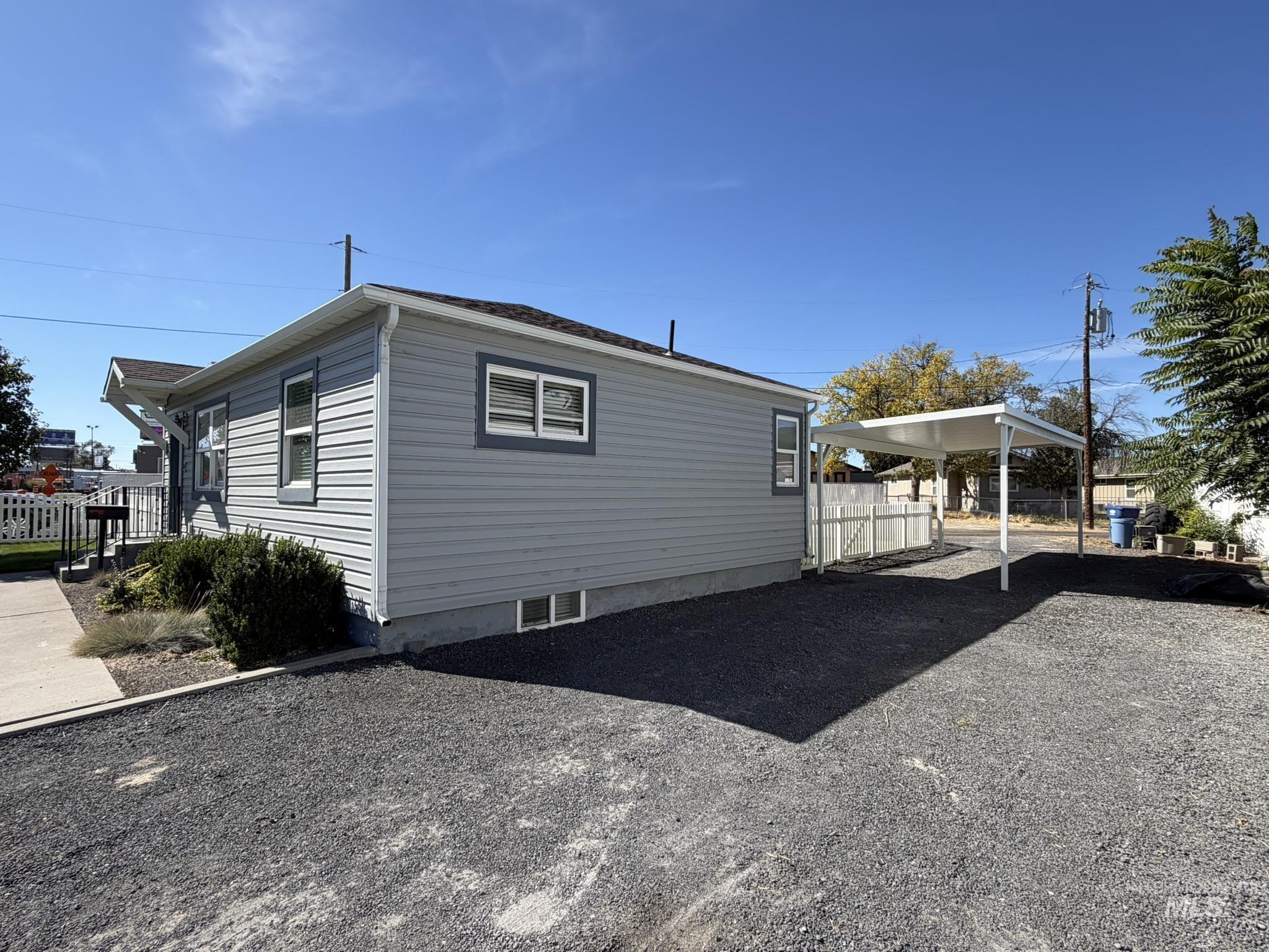 239 Blue Lakes Blvd, Twin Falls, Idaho 83301, 3 Bedrooms, 2 Bathrooms, Residential For Sale, Price $339,000,MLS 99002517