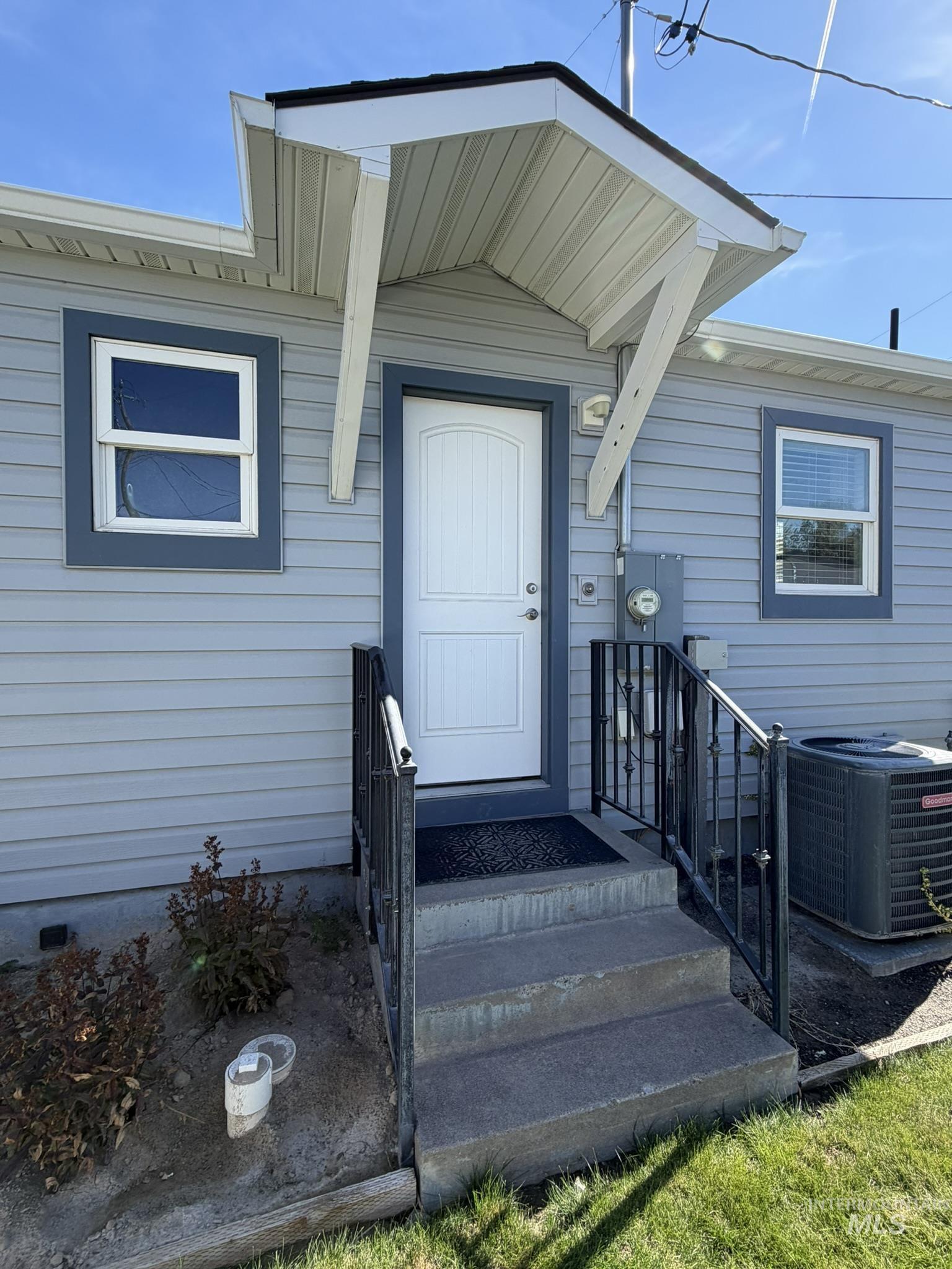 239 Blue Lakes Blvd, Twin Falls, Idaho 83301, 3 Bedrooms, 2 Bathrooms, Residential For Sale, Price $339,000,MLS 99002517