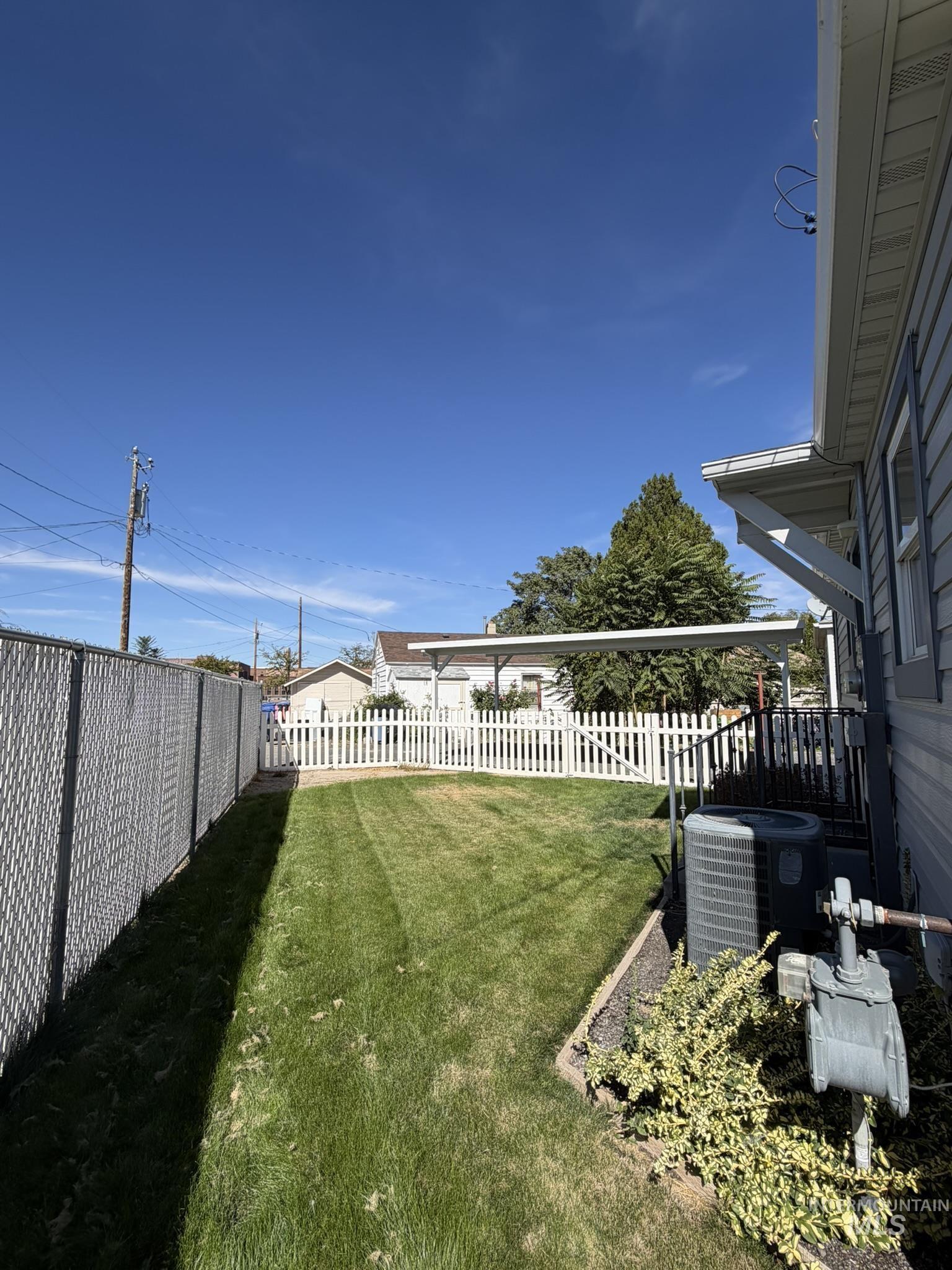 239 Blue Lakes Blvd, Twin Falls, Idaho 83301, 3 Bedrooms, 2 Bathrooms, Residential For Sale, Price $339,000,MLS 99002517
