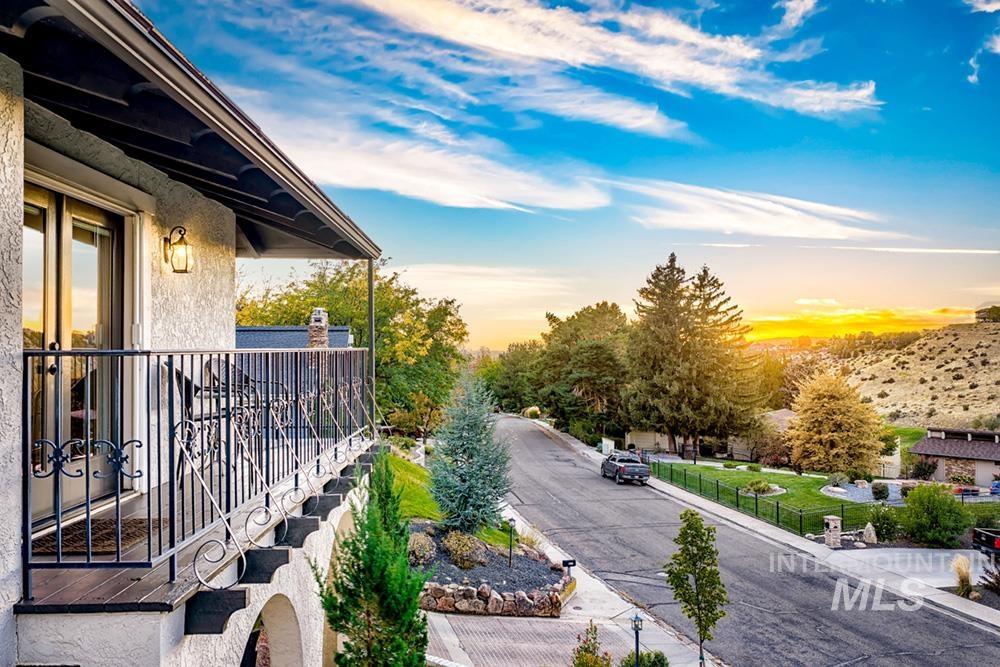 839 E Hearthstone Dr, Boise, Idaho 83702, 5 Bedrooms, 3 Bathrooms, Residential For Sale, Price $1,080,000, 99002519
