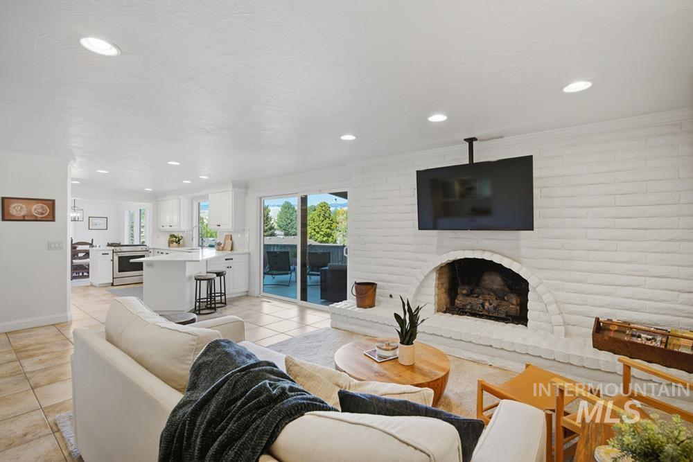 839 E Hearthstone Dr, Boise, Idaho 83702, 5 Bedrooms, 3 Bathrooms, Residential For Sale, Price $1,080,000, 99002519