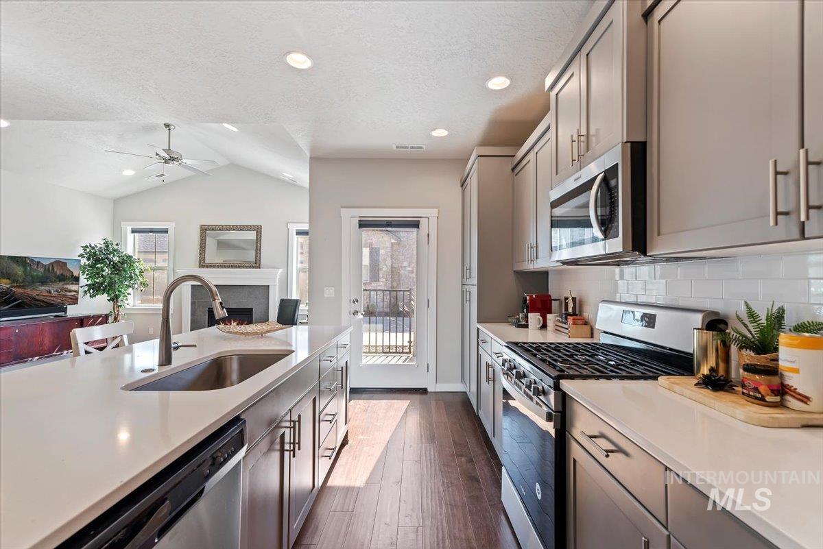 4241 N Bellina Lane, Meridian, Idaho 83642, 2 Bedrooms, 2 Bathrooms, Residential For Sale, Price $469,900,MLS 99002520