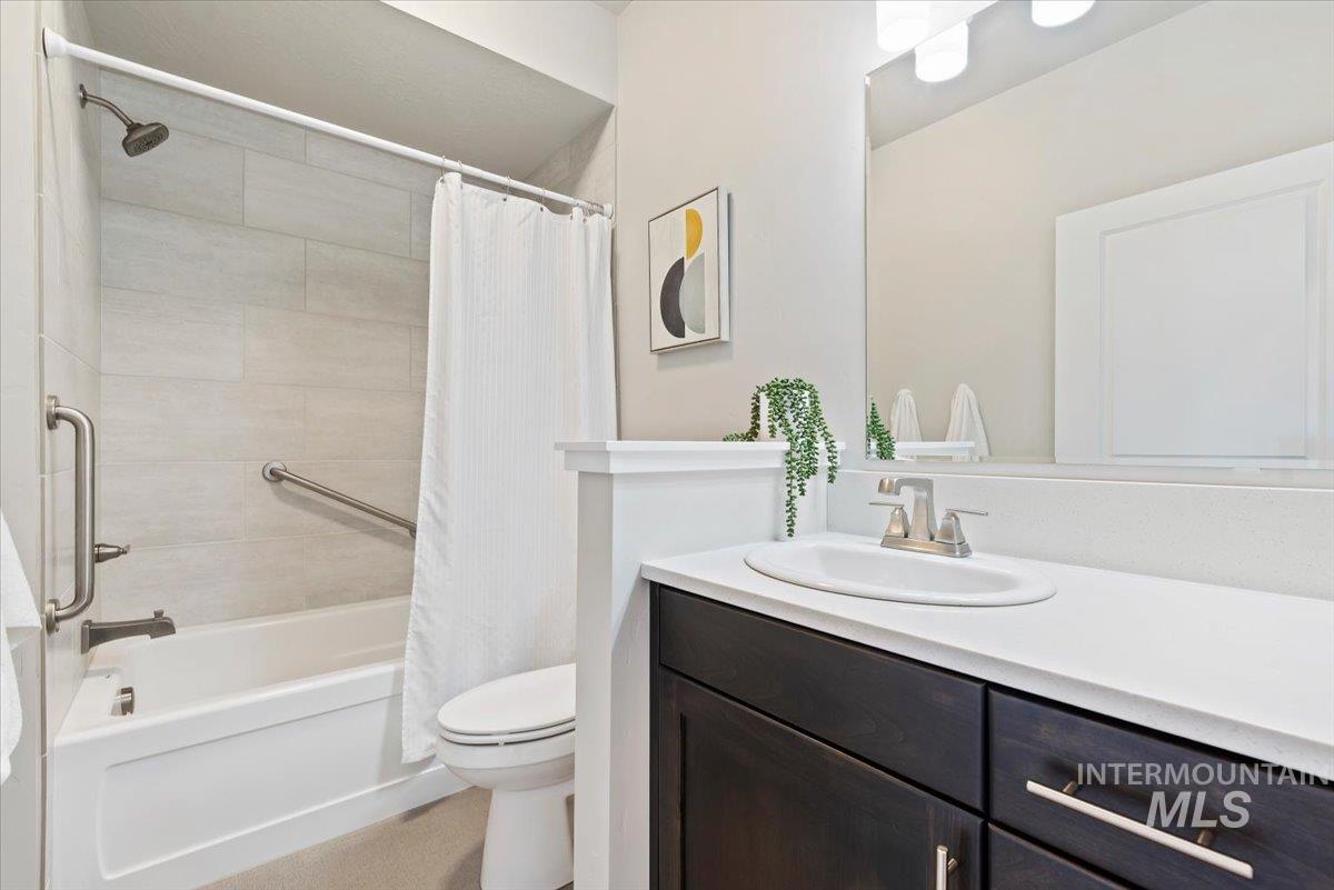 4241 N Bellina Lane, Meridian, Idaho 83642, 2 Bedrooms, 2 Bathrooms, Residential For Sale, Price $469,900,MLS 99002520