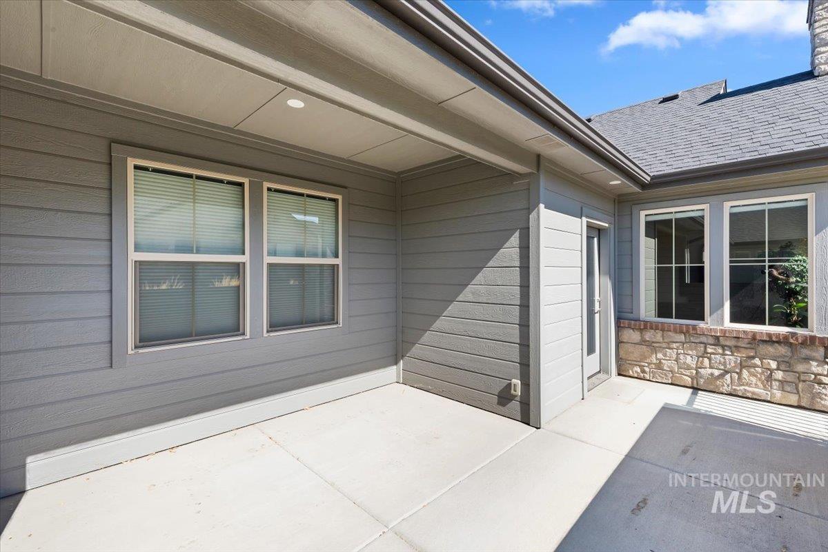 4241 N Bellina Lane, Meridian, Idaho 83642, 2 Bedrooms, 2 Bathrooms, Residential For Sale, Price $469,900,MLS 99002520