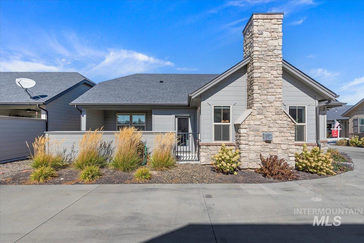 4241 N Bellina Lane, Meridian, Idaho 83642, 2 Bedrooms, 2 Bathrooms, Residential For Sale, Price $469,900,MLS 99002520